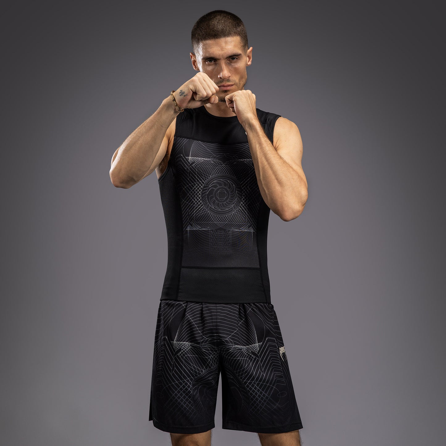 Venum G-Fit Air Herren Ärmelloses Rashguard - Tiefschwarz/Wüstensand