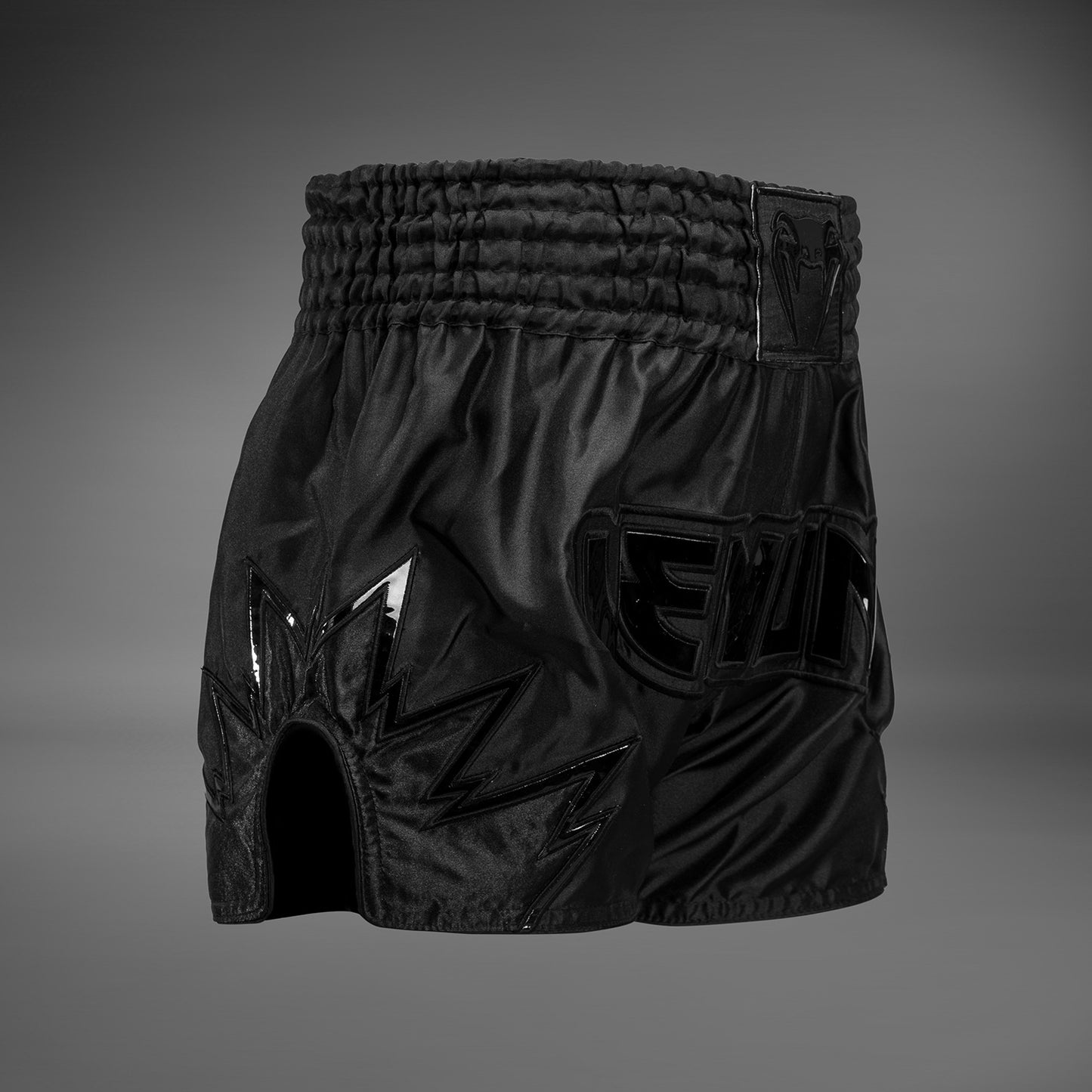 Venum Inferno Muay Thai Shorts - Schwarz/Schwarz