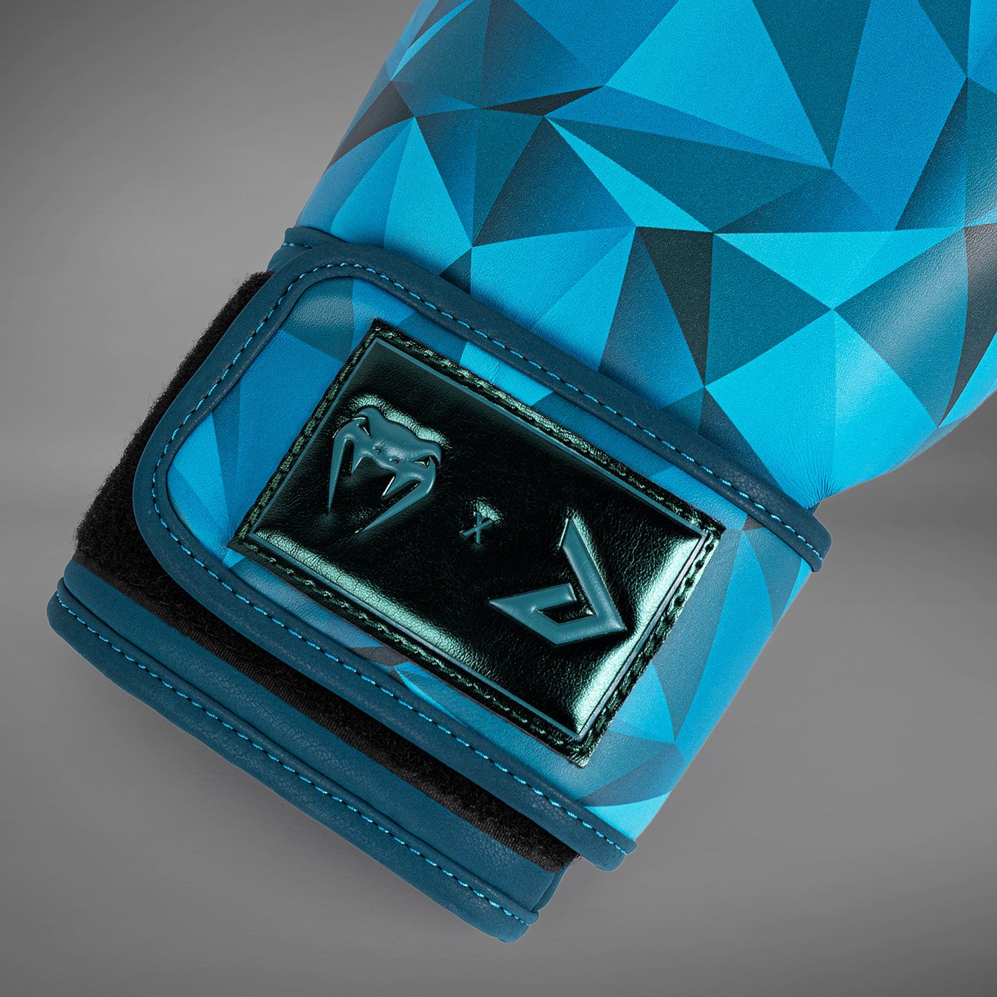 Venum x Demi Boxhandschuhe - Azurblau