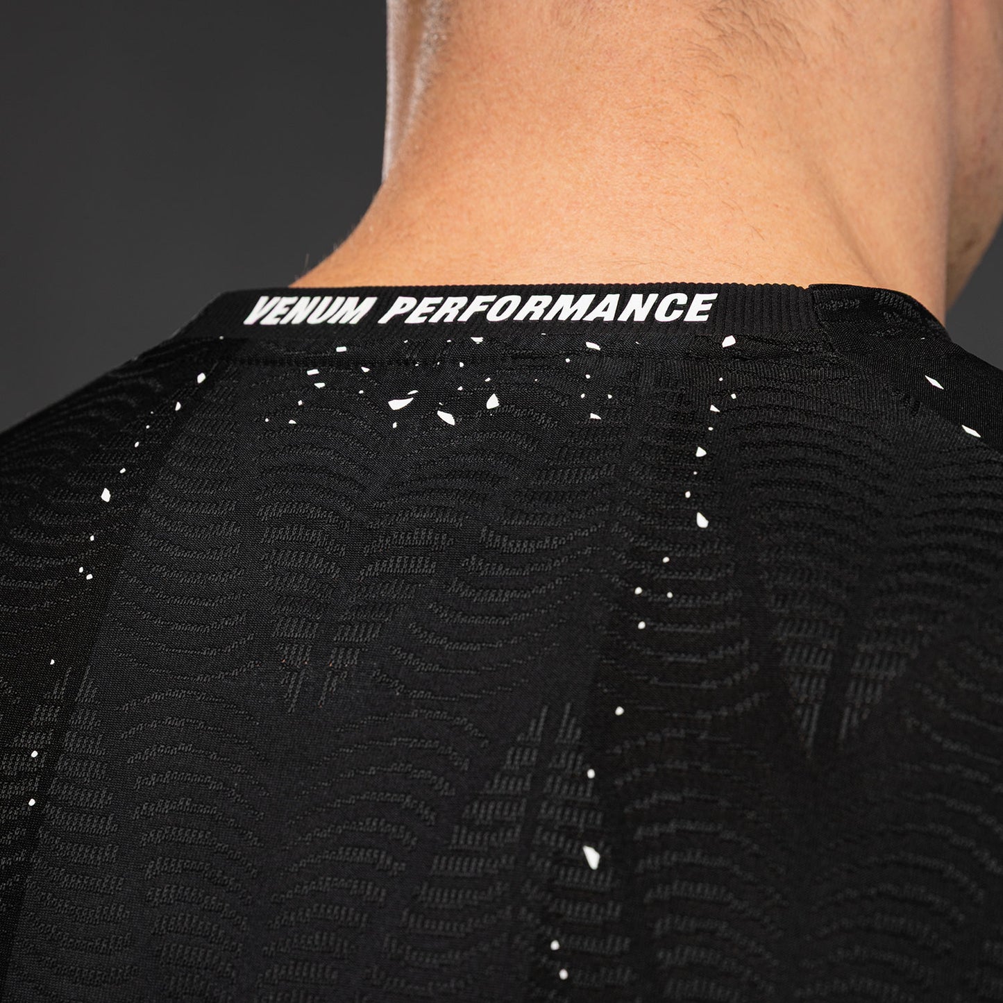 UFC Zenith by Venum Authentic Fight Night Offizielles Walkout-Trikot Herren Personalisiert - Schwarz