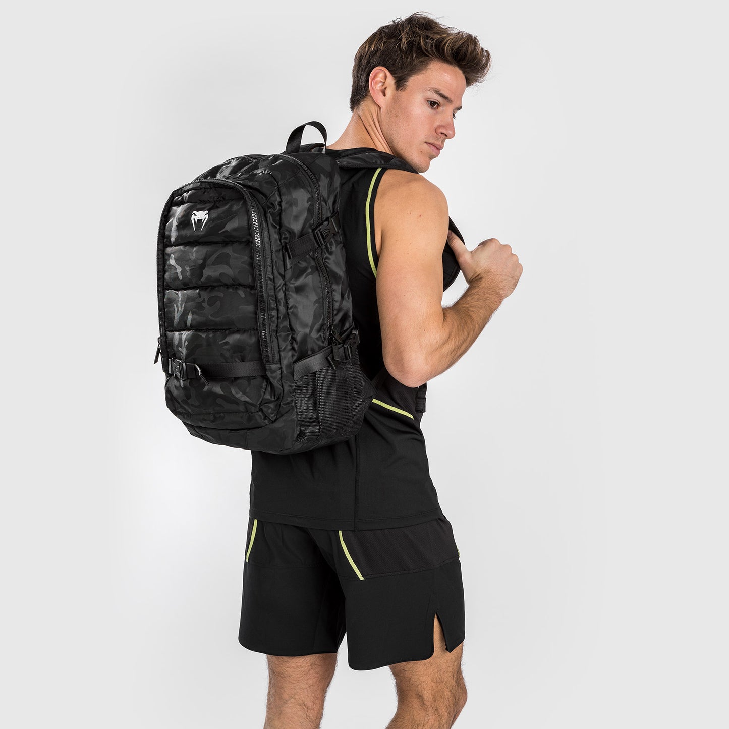 Venum Challenger Pro Rucksack (20-25L) – Schwarz/Dunkles Camo