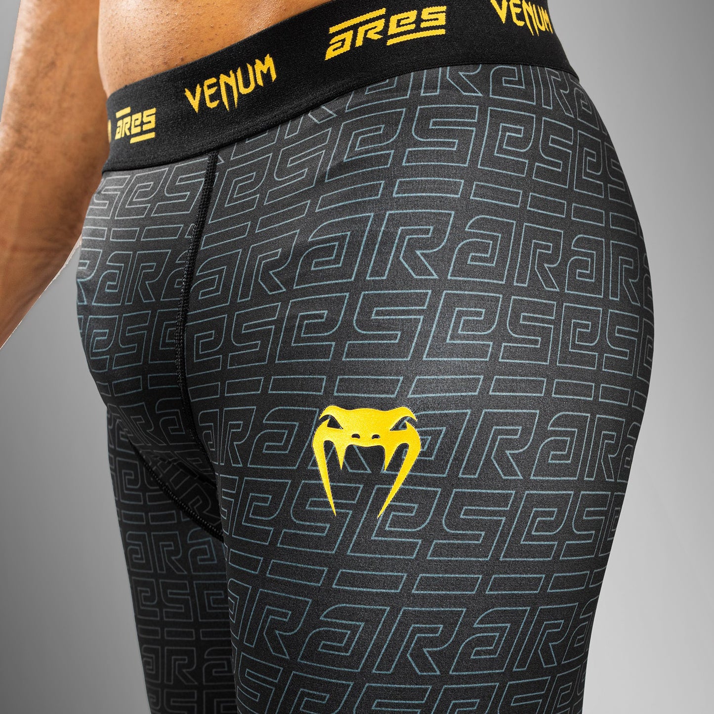 Venum x Ares Herren Vale Tudo Shorts - Schwarz/Gold
