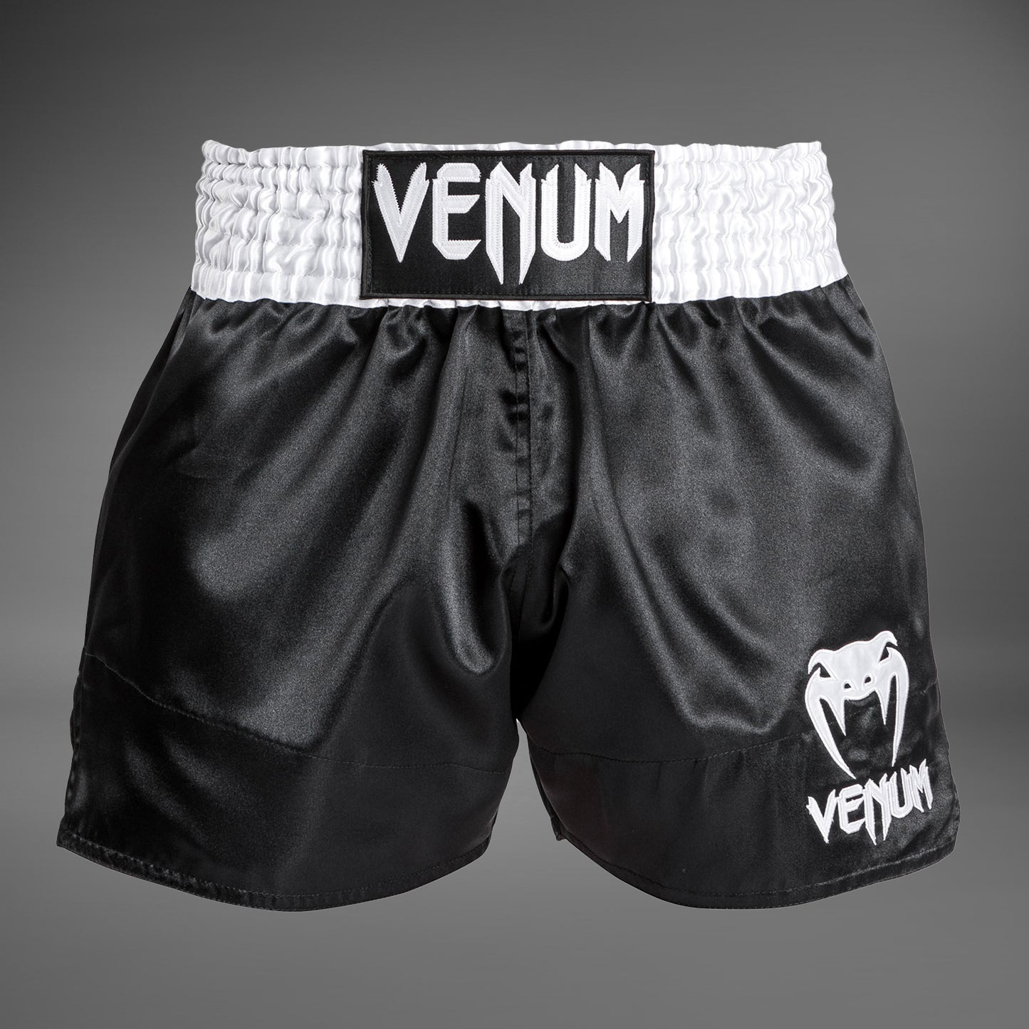 Venum Classic - Muay Thai Shorts Weiß/Schwarz/Weiß