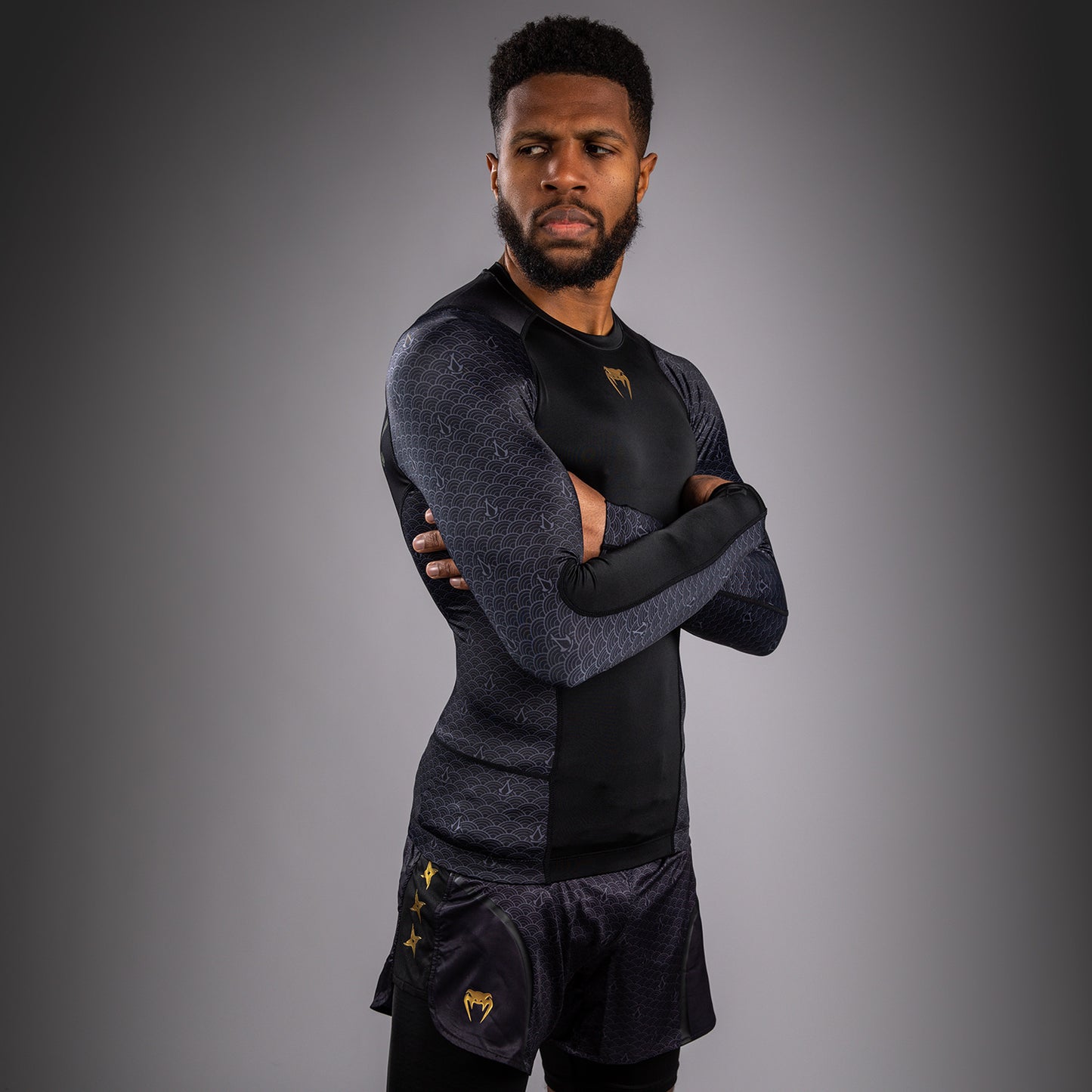 Venum x Assassin’s Creed Shadows Men's Long Sleeve Rashguard - Schwarz