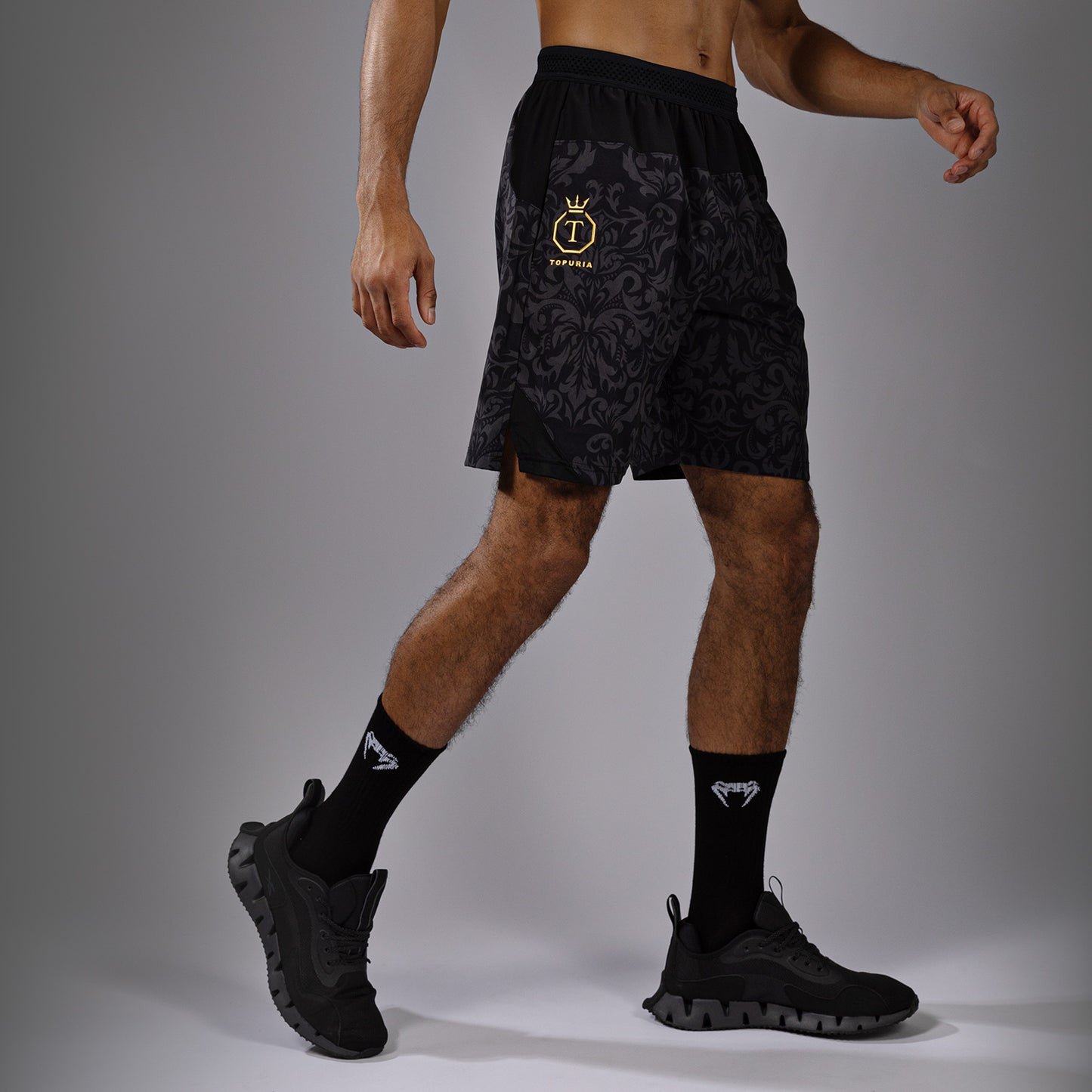 Venum x Topuria Unmatched Edition Trainingsshorts - Schwarz/Gold