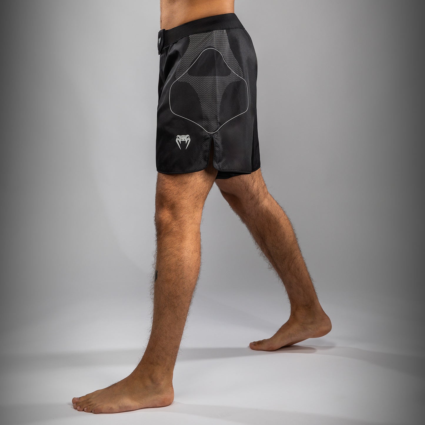 Venum Nexus Fight Shorts – Schwarz/Silber