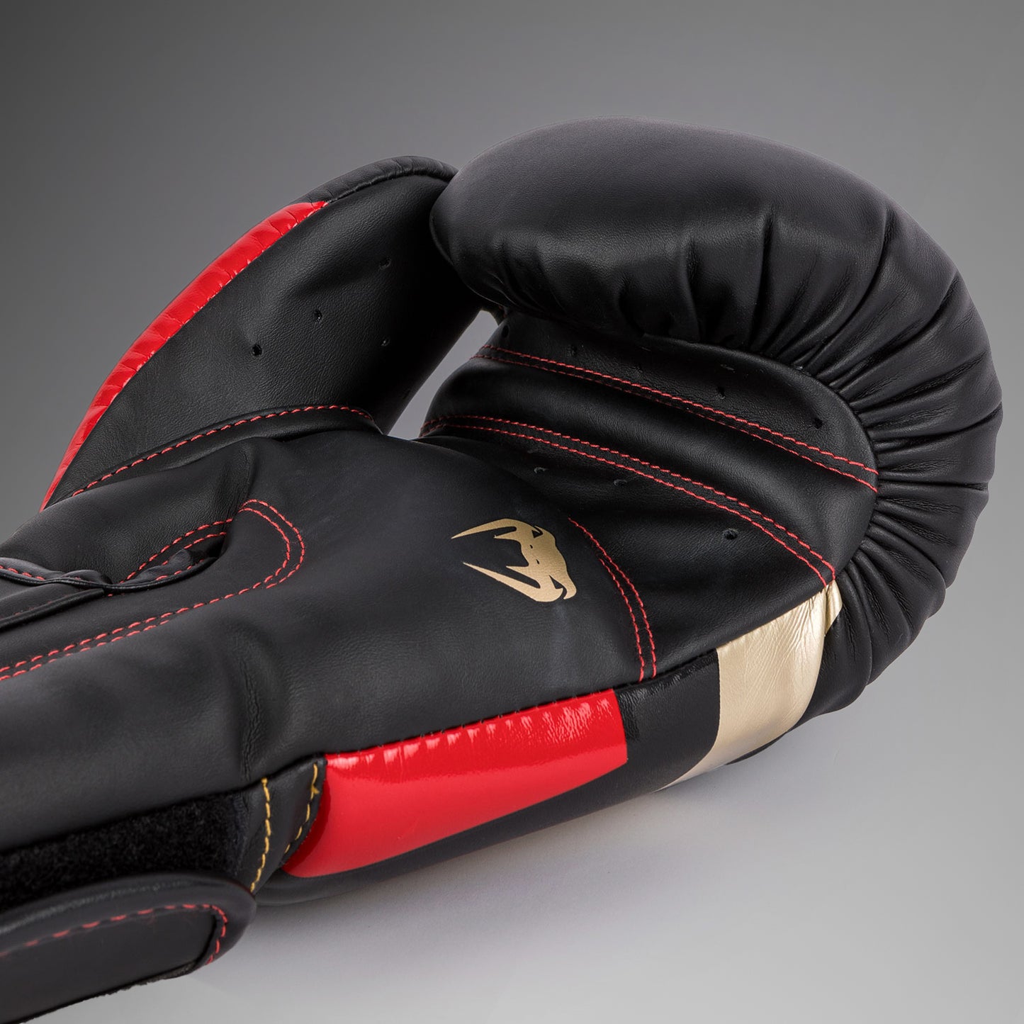 Venum Elite Boxhandschuhe - Schwarz/Gold/Rot