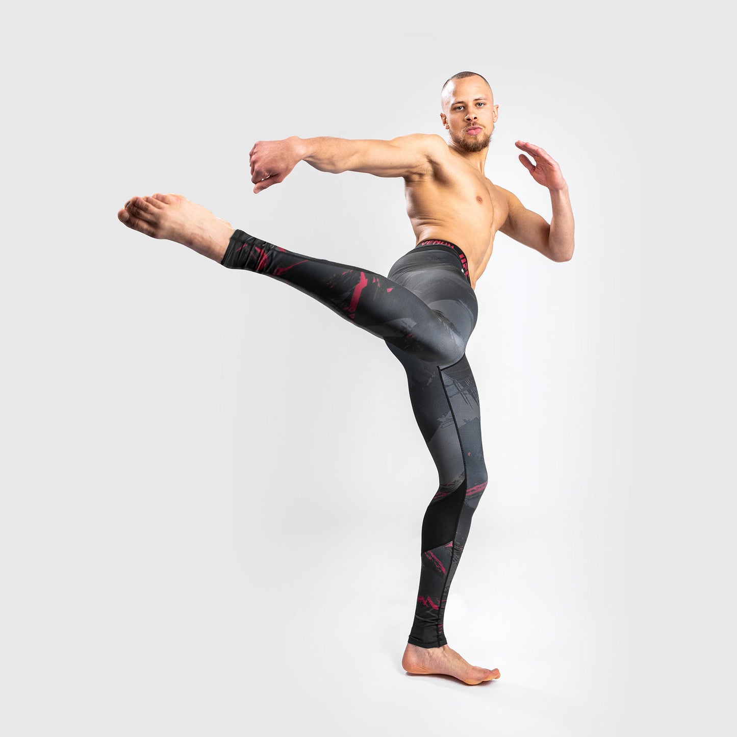 UFC Venum Authentic Fight Week 2.0 Compression Pants – Schwarz