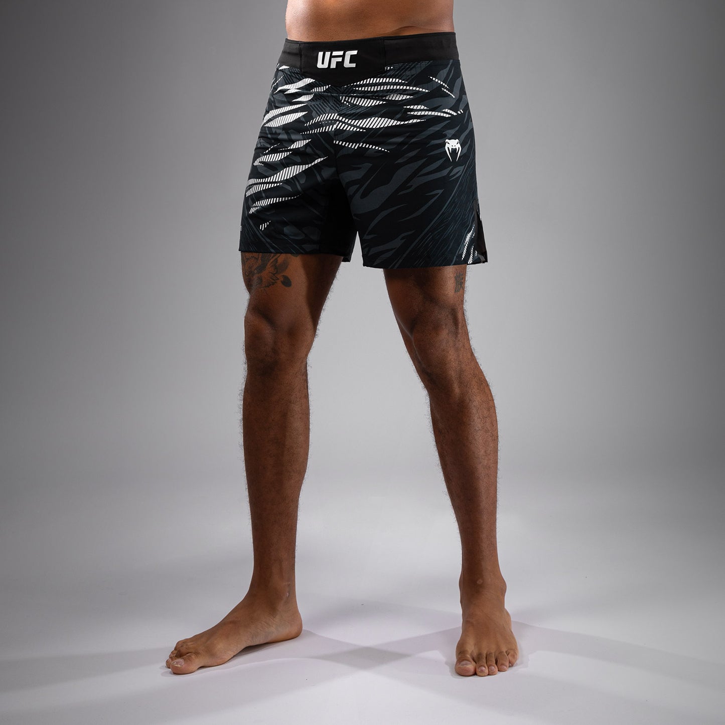 UFC Fusion by Venum Authentic Fight Night Herren Fight Short - Short Fit - Schwarz