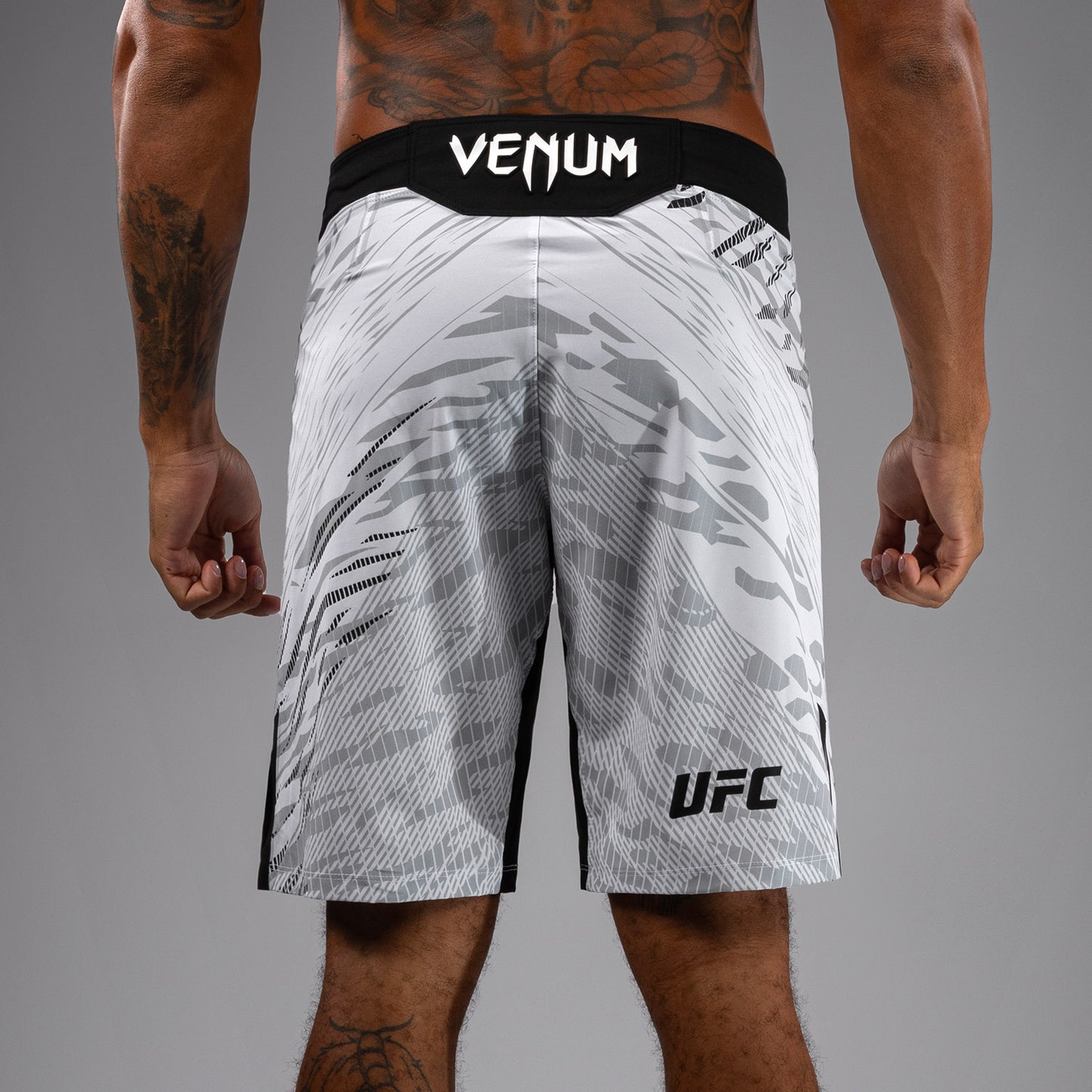 UFC Fusion by Venum Authentic Fight Night Herren Fight Short - Long Fit - Weiß