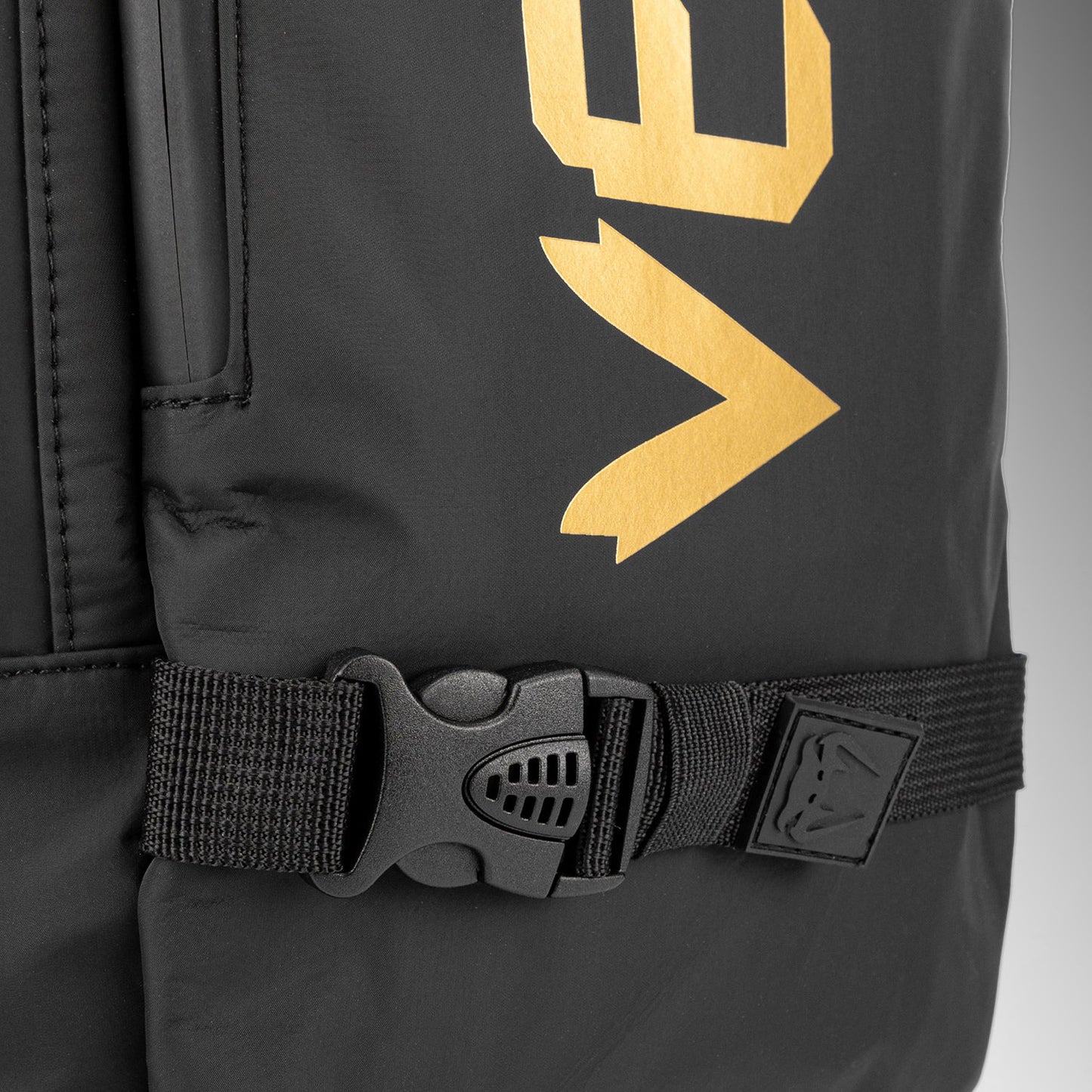 Venum Challenger Pro Evo Rucksack (20-25L) – Schwarz/Gold