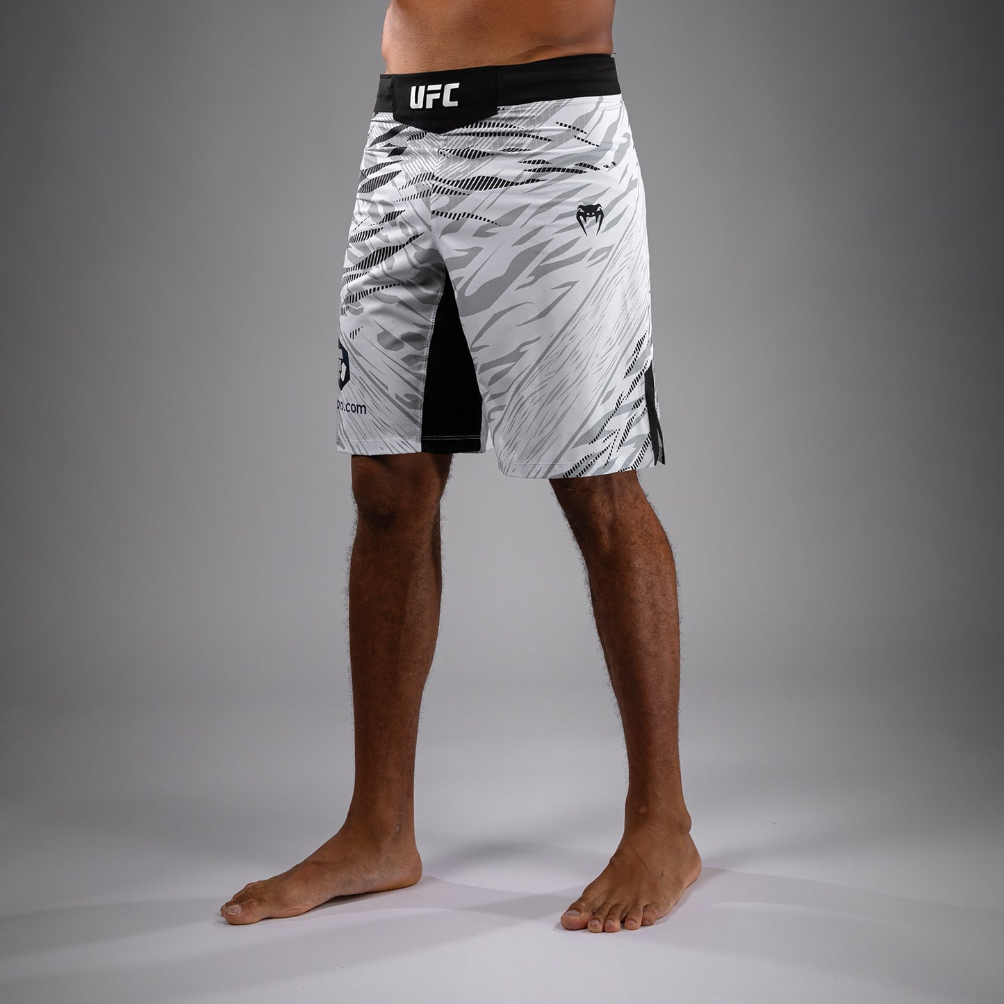 UFC Fusion by Venum Authentic Fight Night Herren Fight Short - Long Fit - Weiß