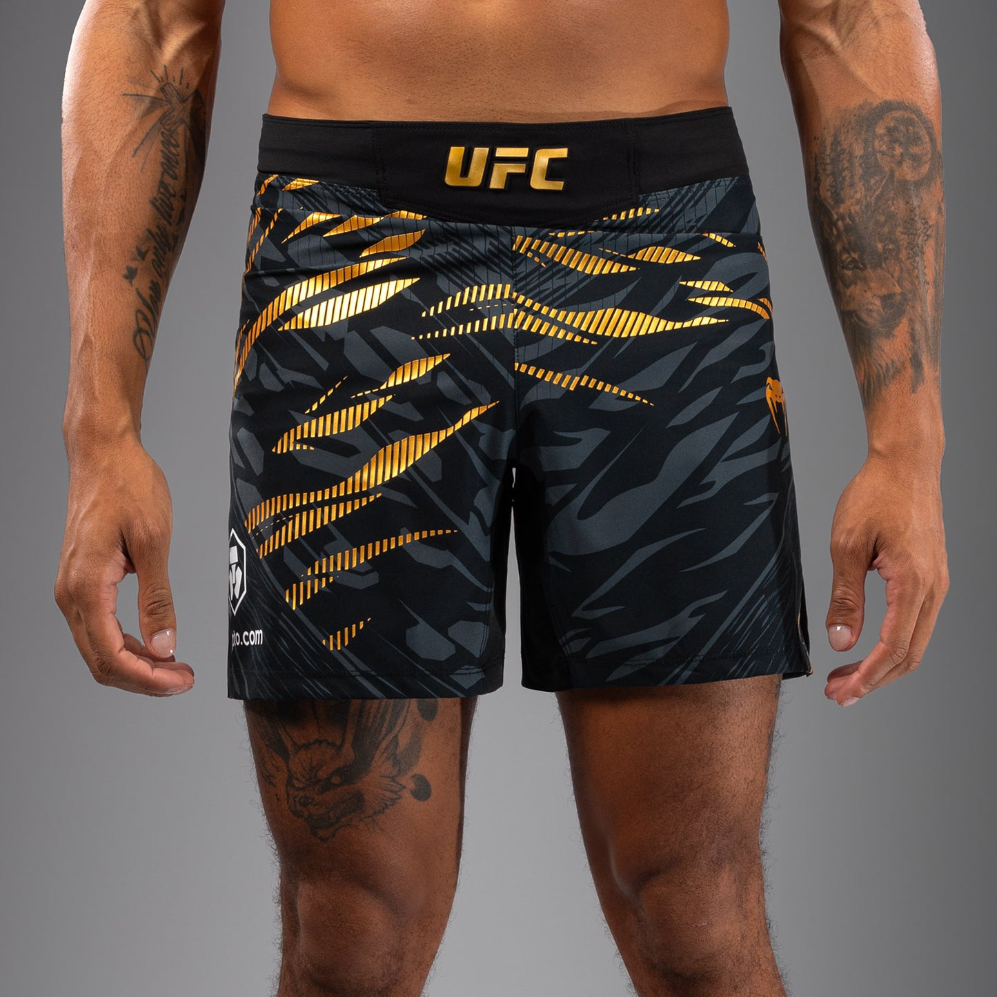 UFC Fusion by Venum Authentic Fight Night Herren Fight Short - Short Fit - Champion