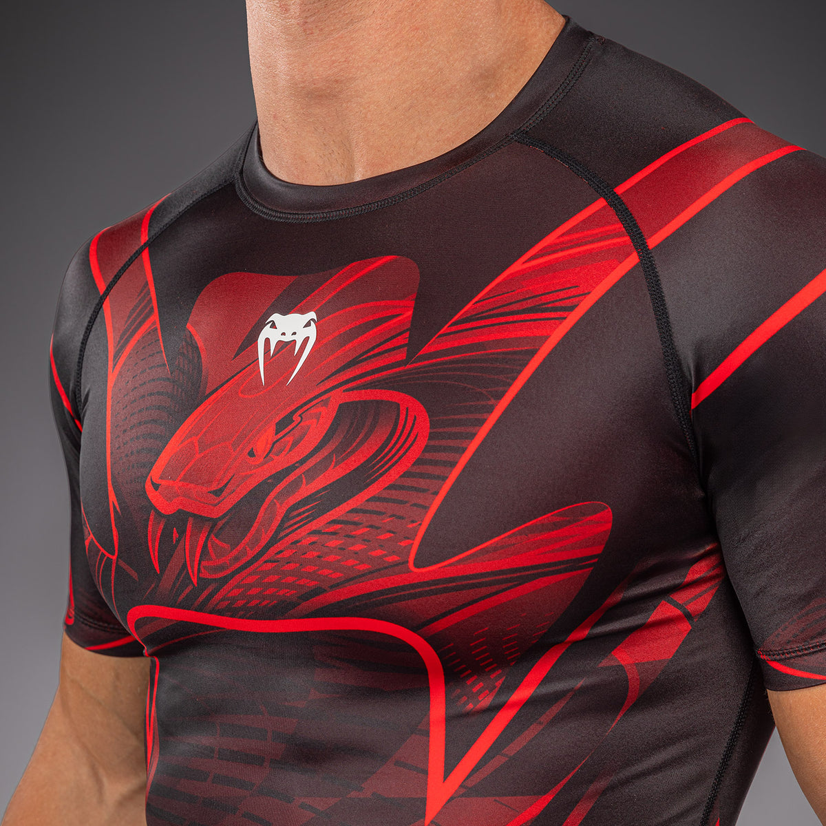 Venum Crimson Viper 2.0 Kurzarm-Rashguard - Schwarz/Rot