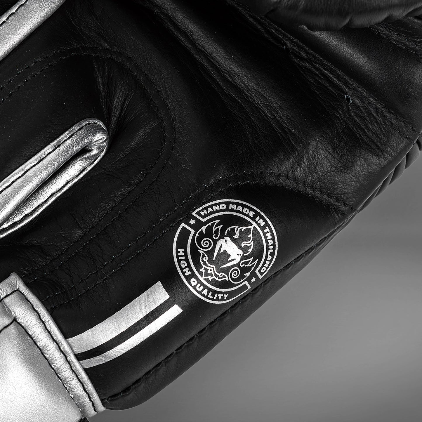 Venum Power 2.0 Boxhandschuhe - Schwarz/Gold