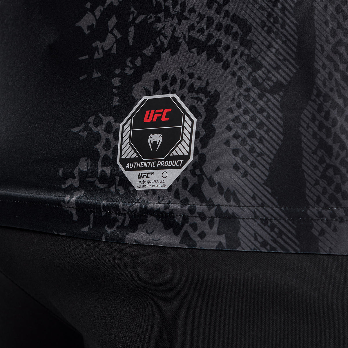 UFC Adrenaline von Venum personalisierte authentic Fight Night Männer Walkout Jersey - schwarz