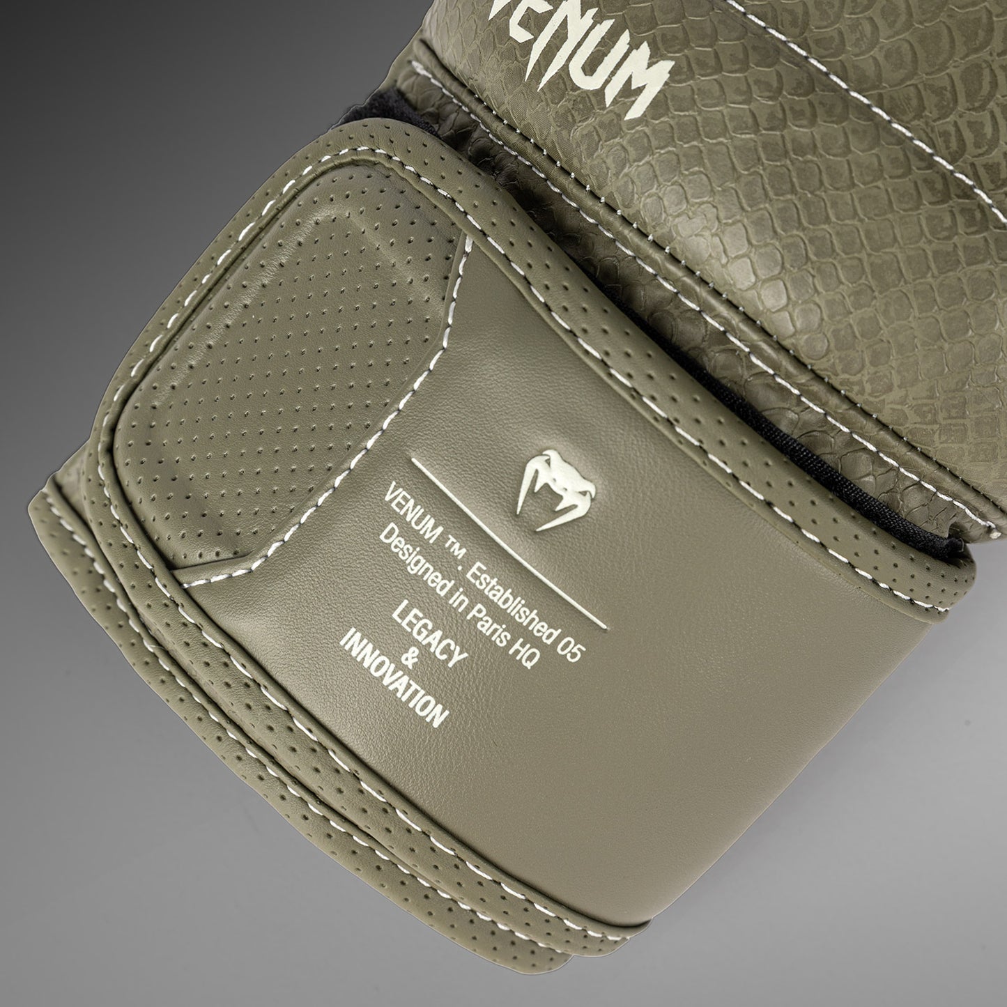 Venum Impact Evo Scales Boxhandschuhe – Armeegrün