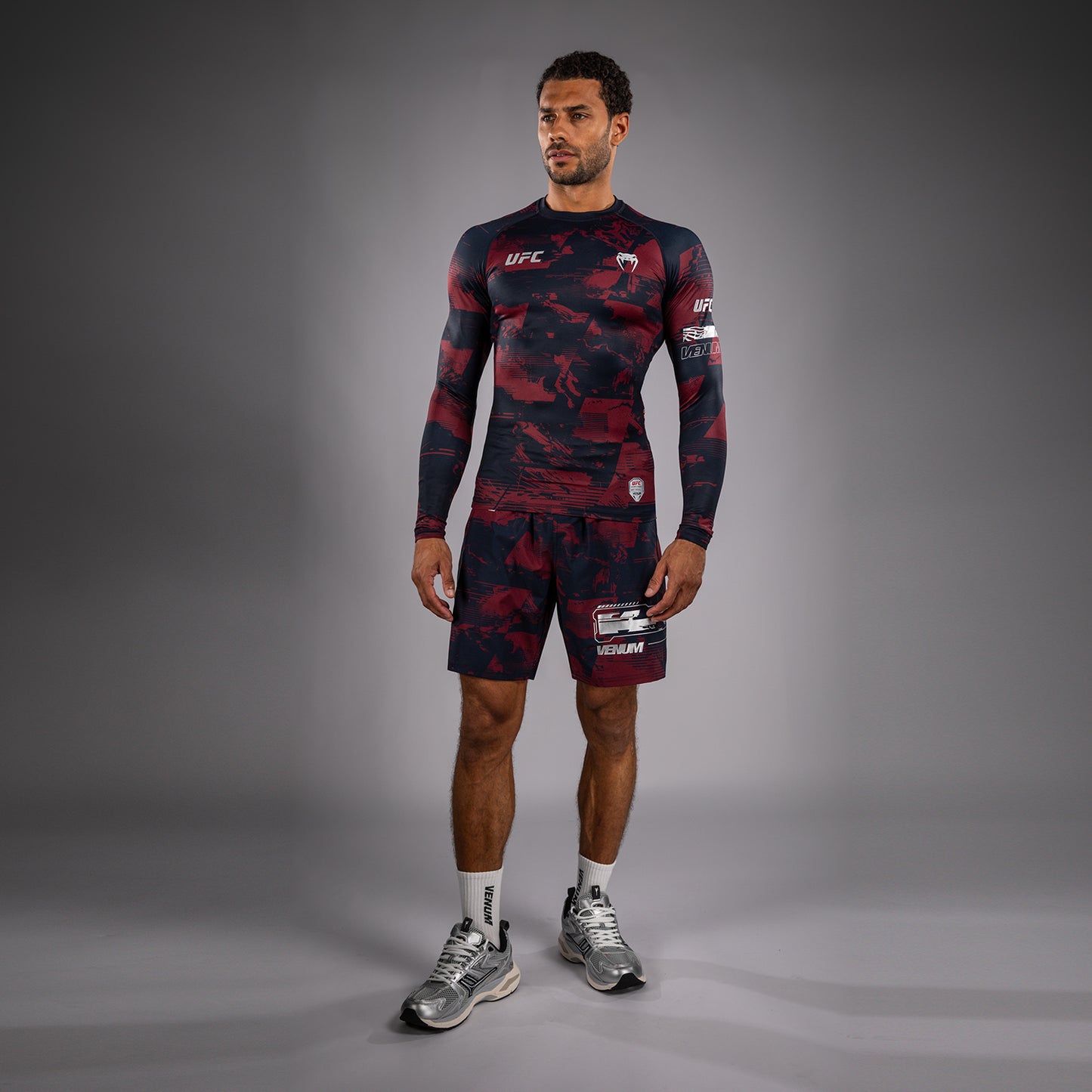 UFC Zenith by Venum Authentic Fight Week Performance Langarm Rashguard Herren - Marineblau/Burgunderrot/Silber