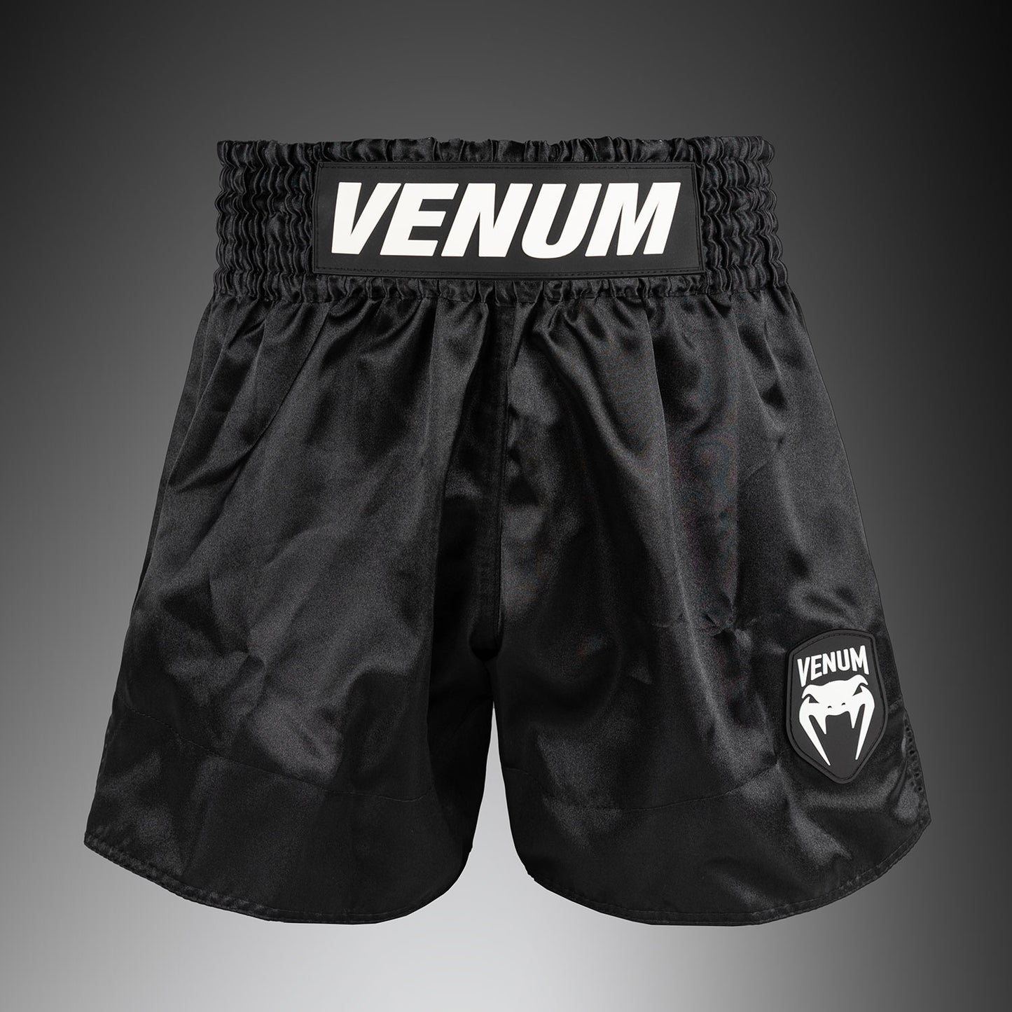 Venum Classic Evo Muay Thai Shorts – Schwarz/Weiß