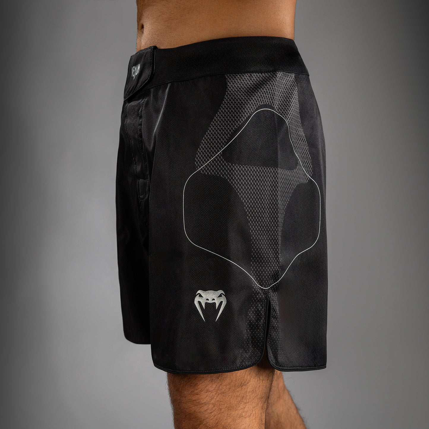 Venum Nexus Fight Shorts – Schwarz/Silber