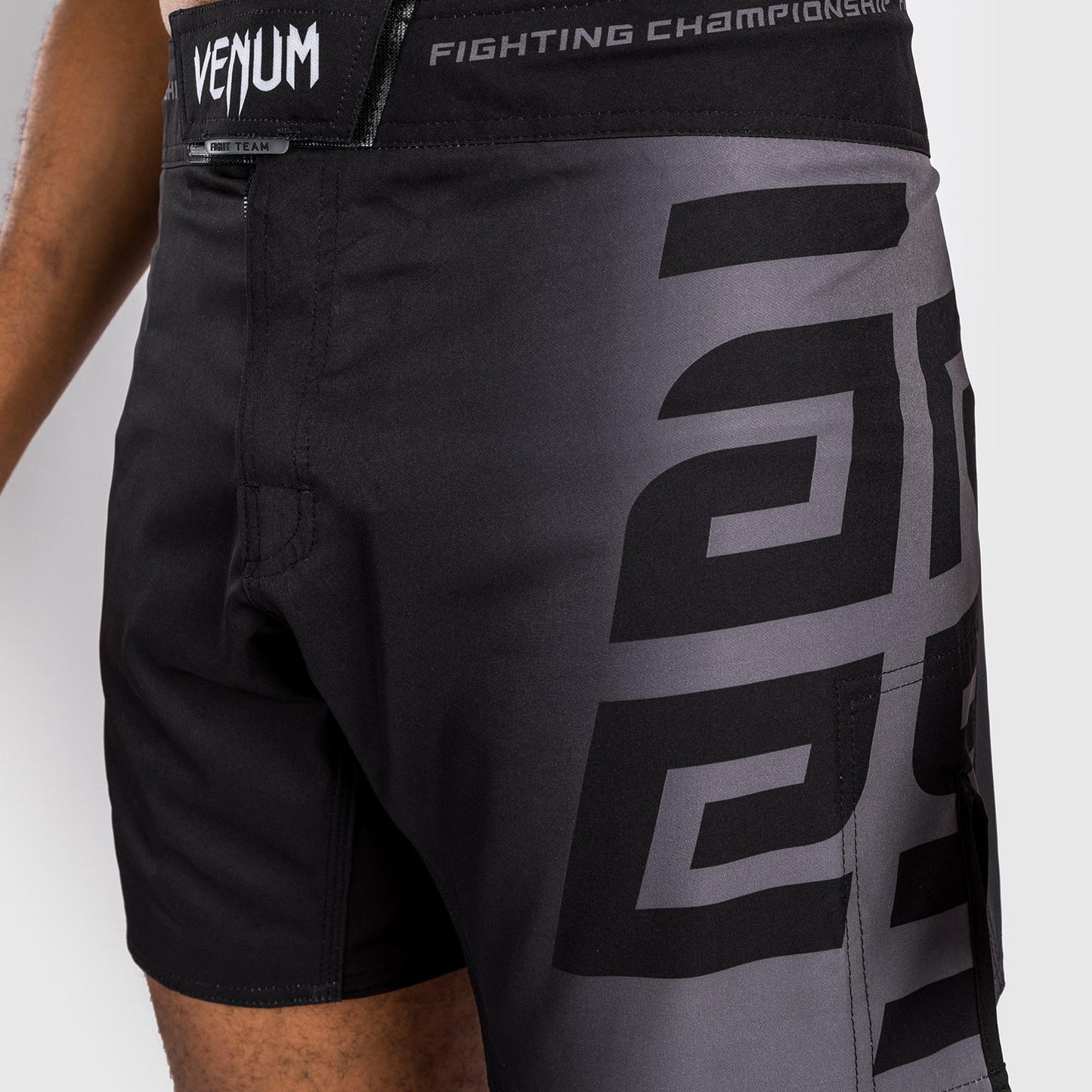 Venum x Ares Fightshort - Schwarz