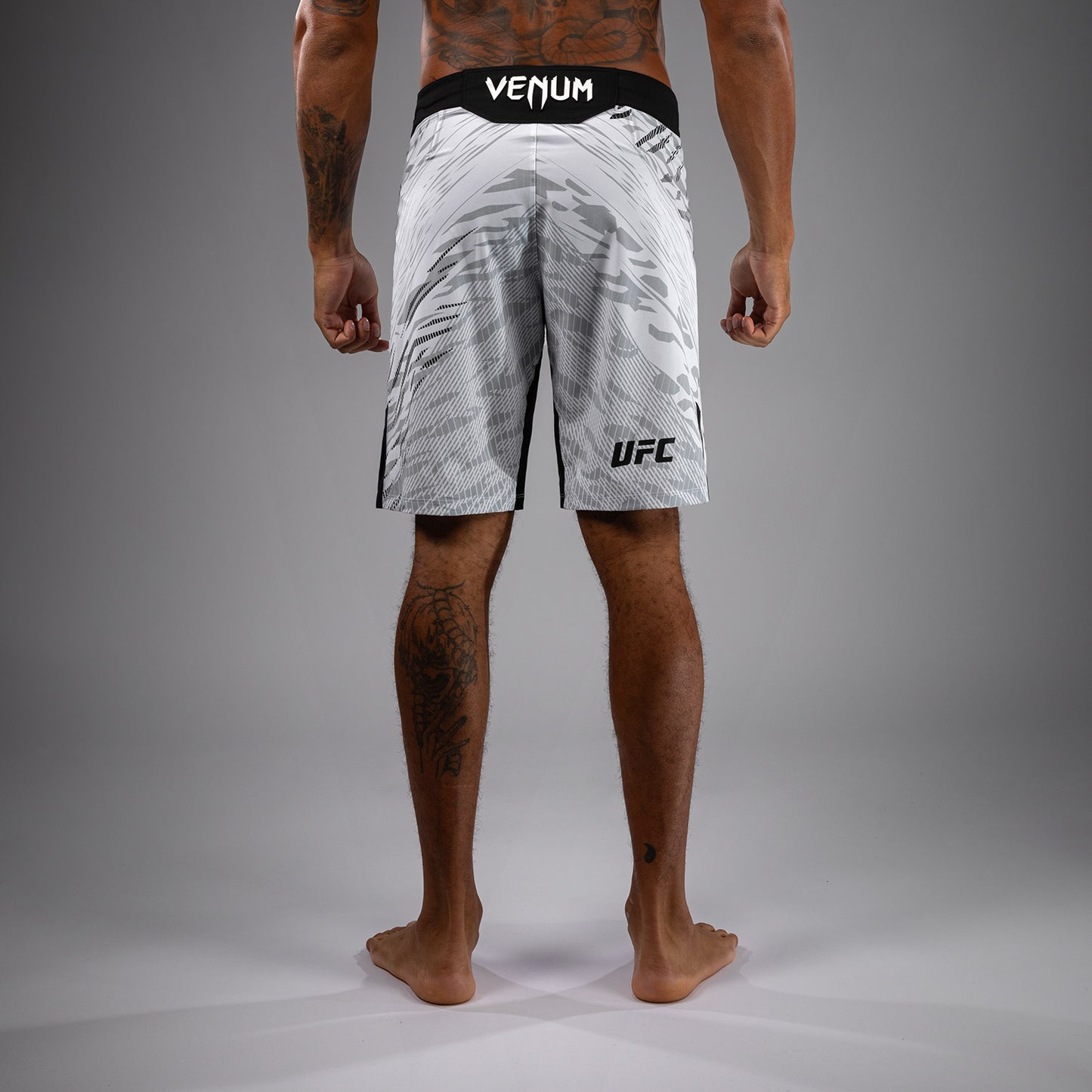 UFC Fusion by Venum Authentic Fight Night Herren Fight Short - Long Fit - Weiß