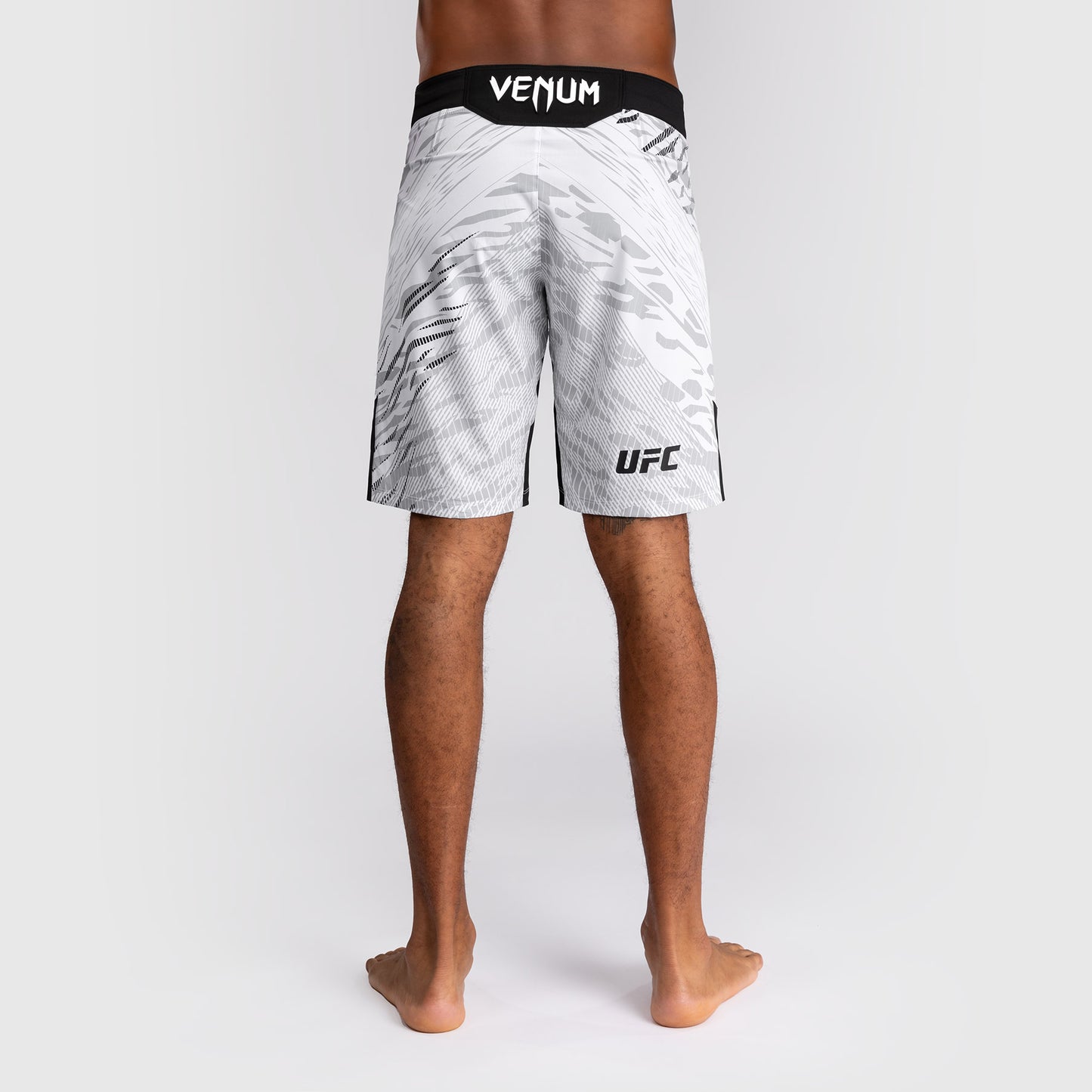 UFC Fusion by Venum Personalized Authentic Fight Night Herren Fight Short - Long Fit - Weiß