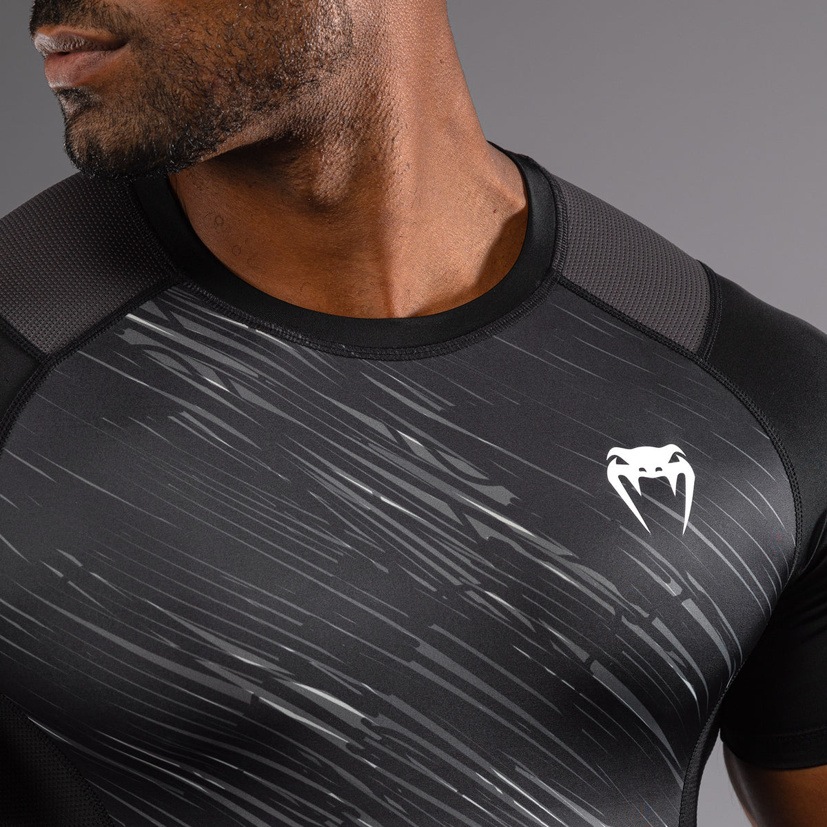 Venum Rapid Kurzarm Rashguard - Schwarz/Sturmgrau