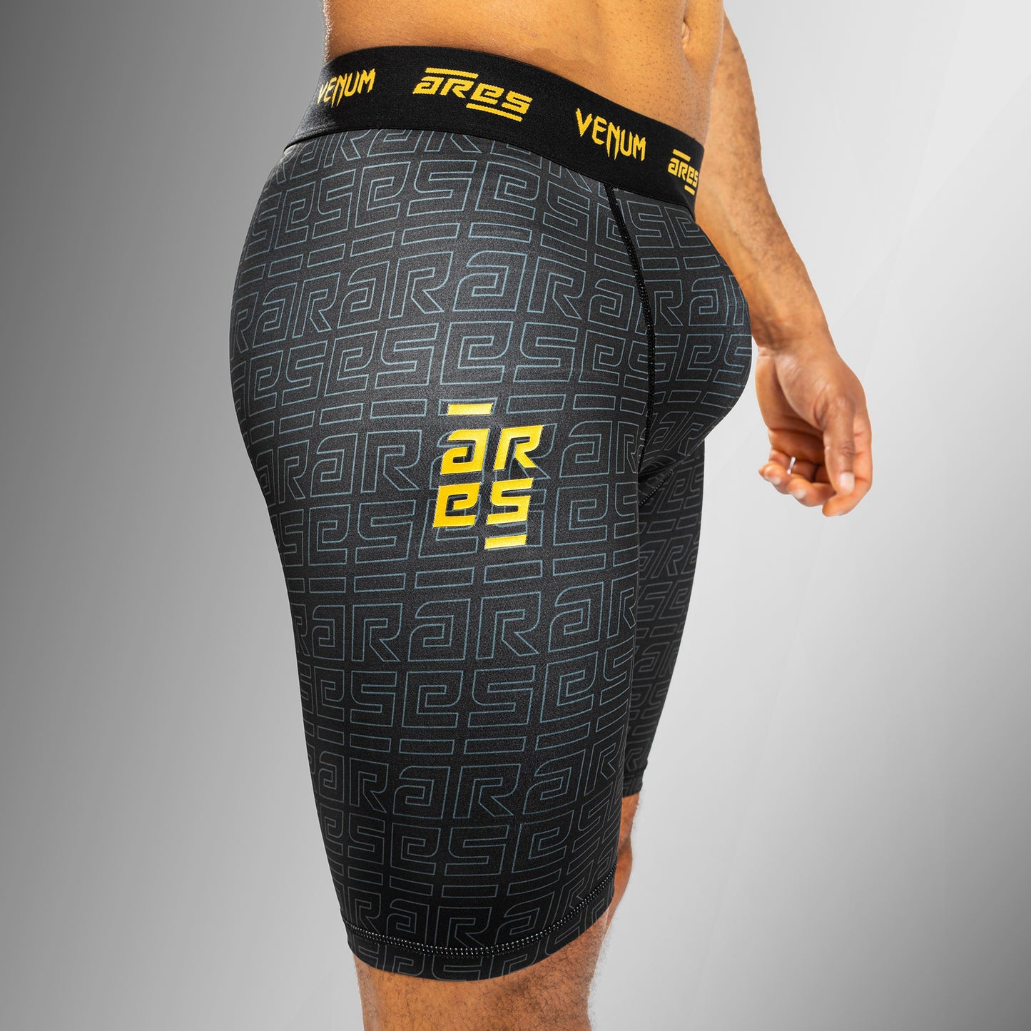 Venum x Ares Herren Vale Tudo Shorts - Schwarz/Gold