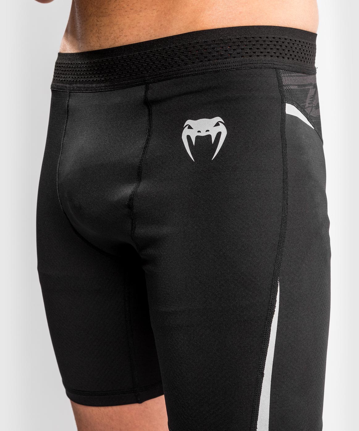 Venum Tempest 2.0 Vale Tudo Shorts : Schwarz / Grau