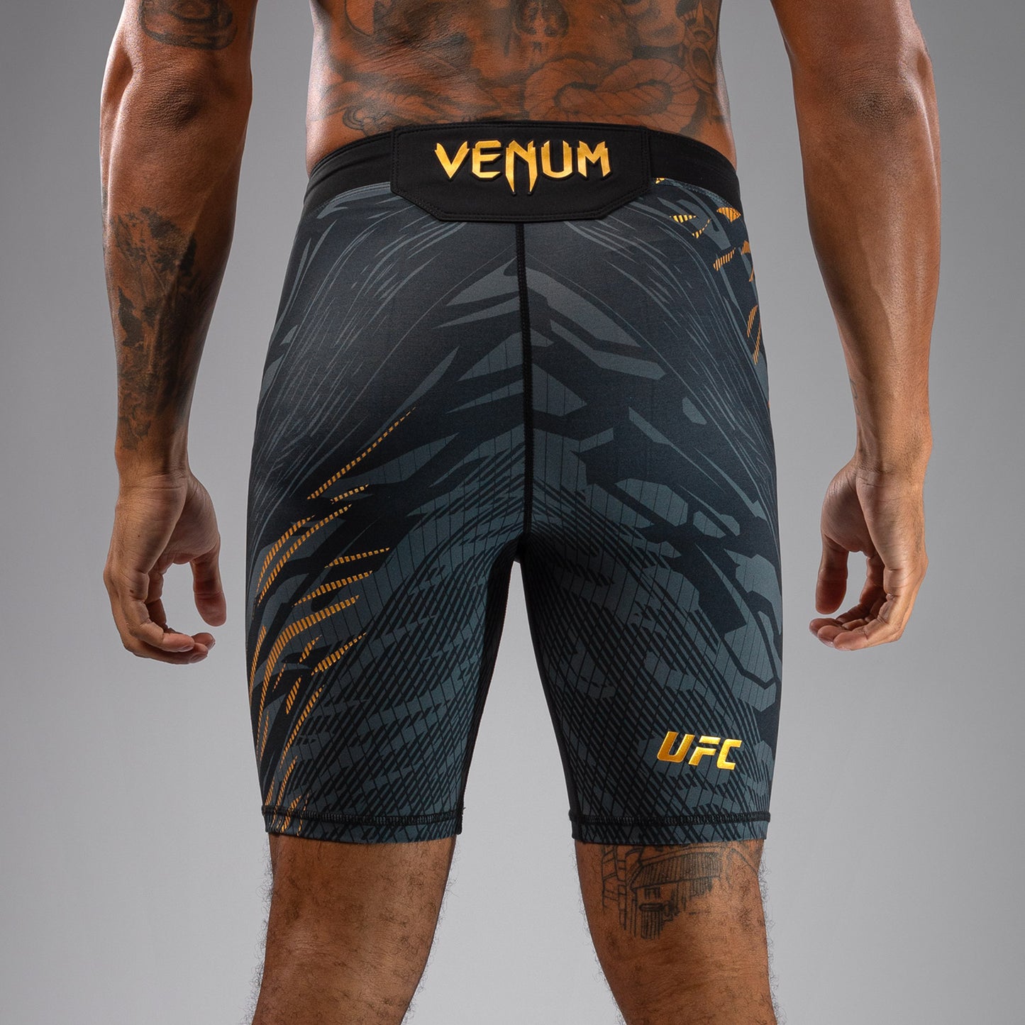 UFC Fusion by Venum Authentic Fight Night Herren Vale Tudo Short - Champion