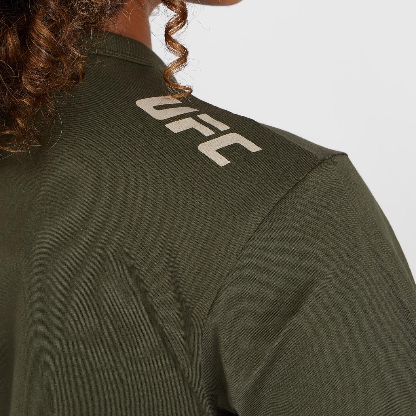 UFC Adrenaline by Venum Fight Week Kurzärmeliges Baumwoll-T-Shirt für Frauen - Khaki