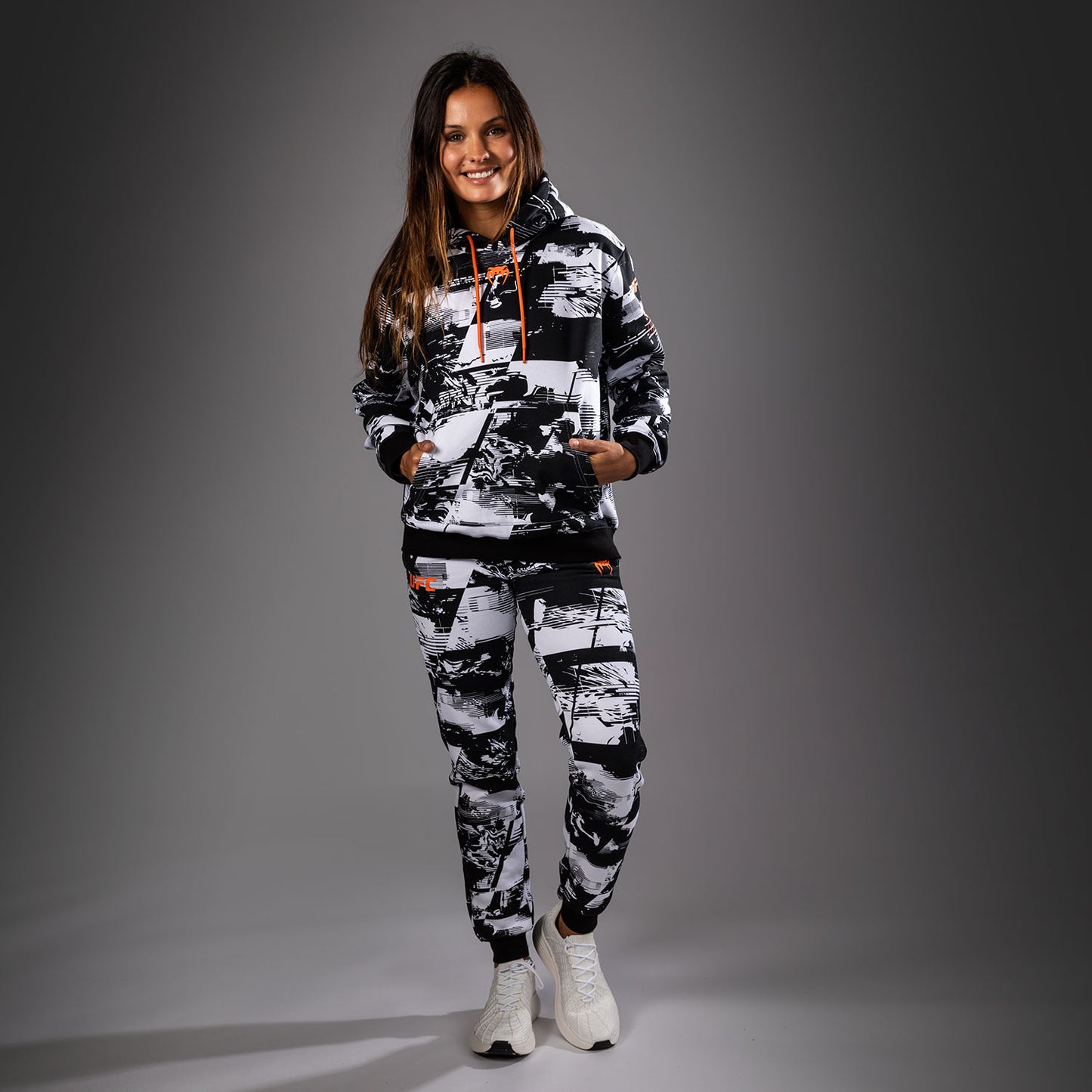 UFC Zenith by Venum Authentic Fight Week Pullover Hoodie Damen - Weiß