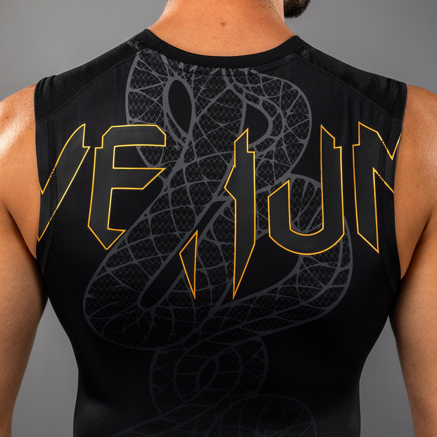 Venum Serpenti Ärmelloses Rashguard – Schwarz/Silber/Gold