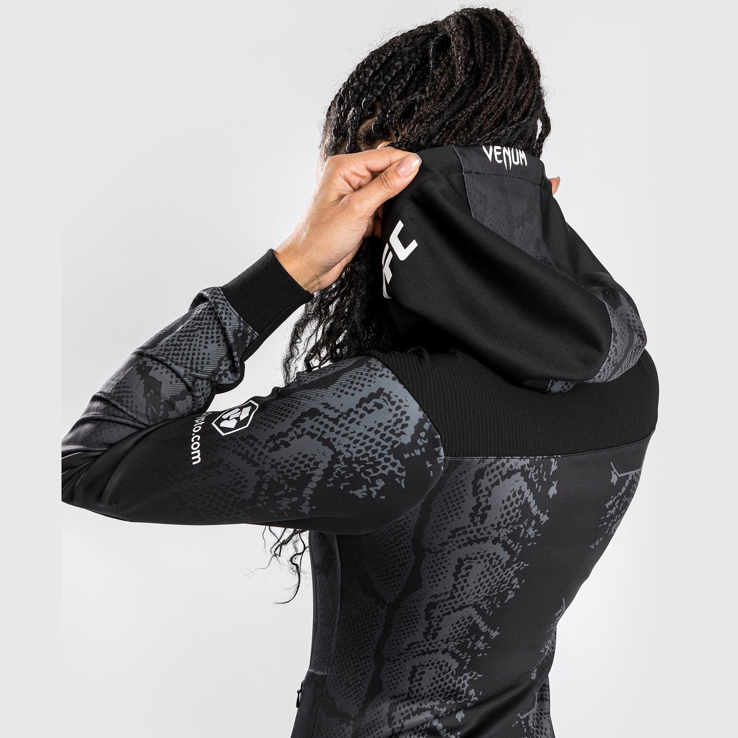 UFC Adrenaline by Venum Authentic Fight Night Women's Walkout Hoodie - Schwarz