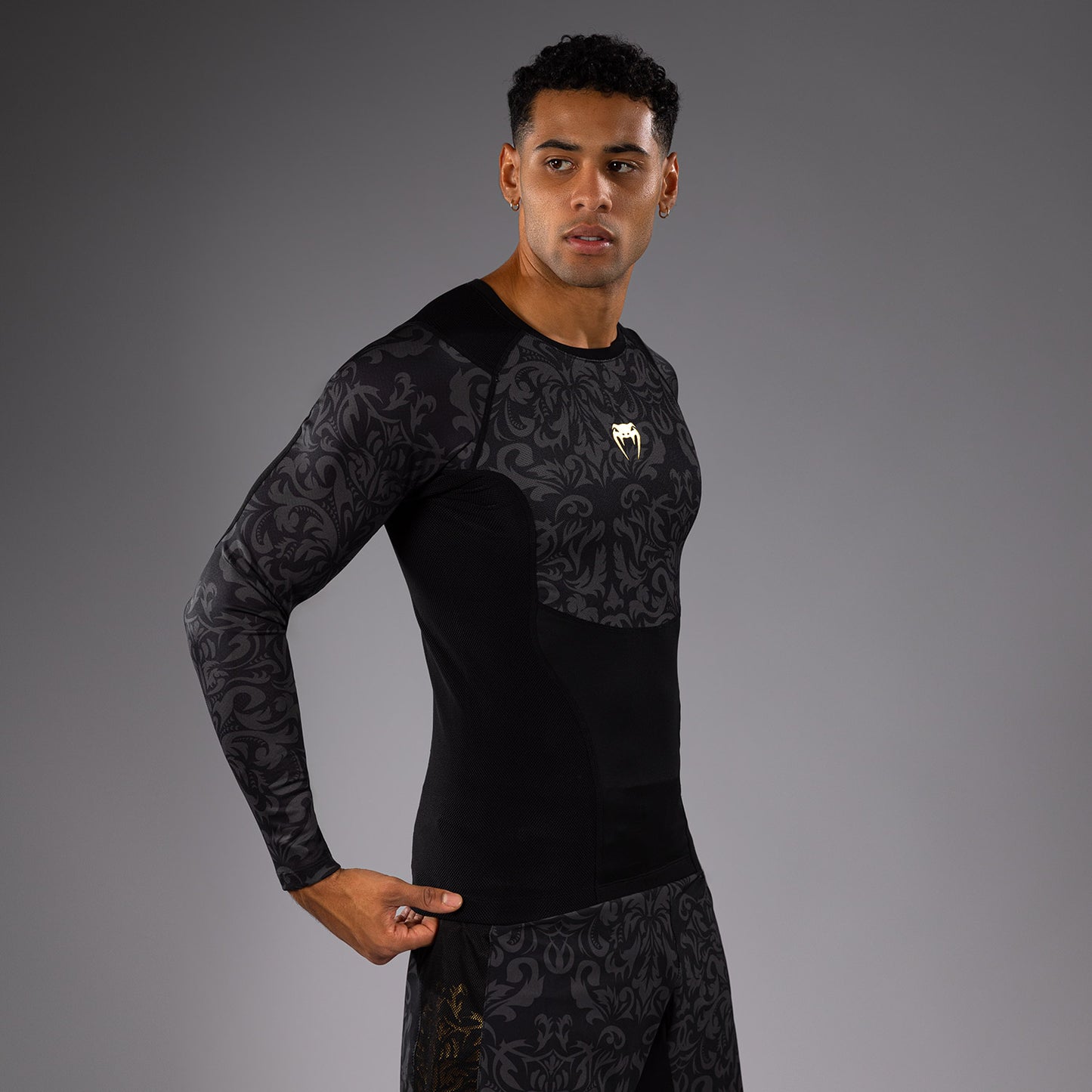 Venum x Topuria Unmatched Edition Langarm Rashguard - Schwarz/Gold