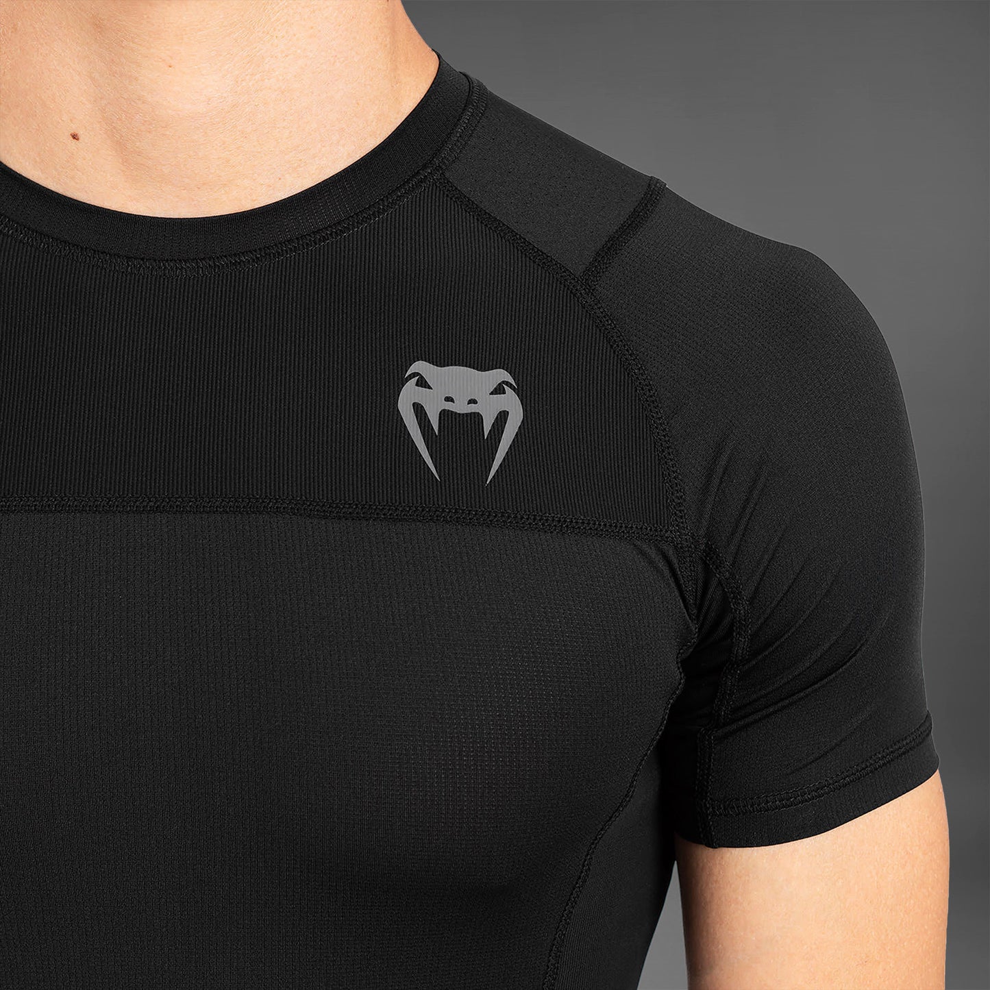 Venum G-Fit Air Rashguard Kurzarm – Schwarz