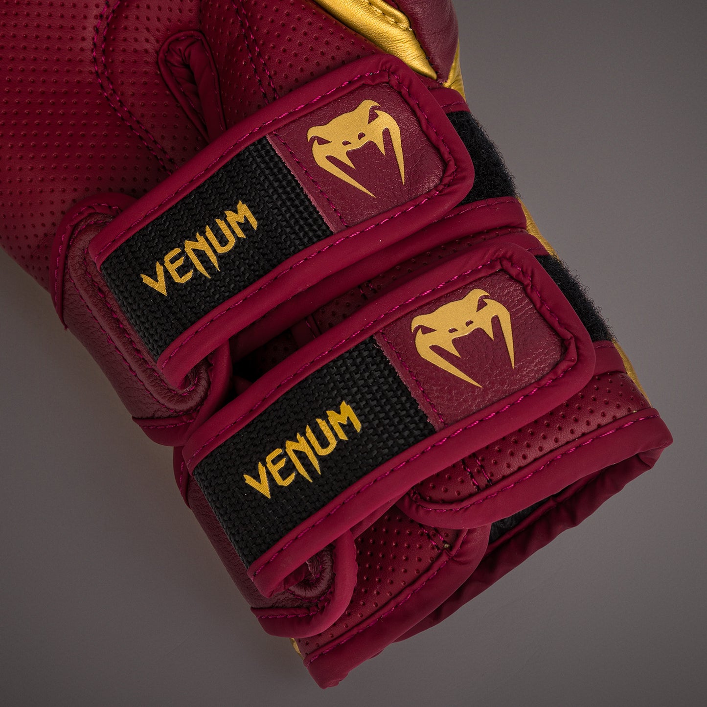 Venum Reverso Boxhandschuhe - Kirschrot / Gold