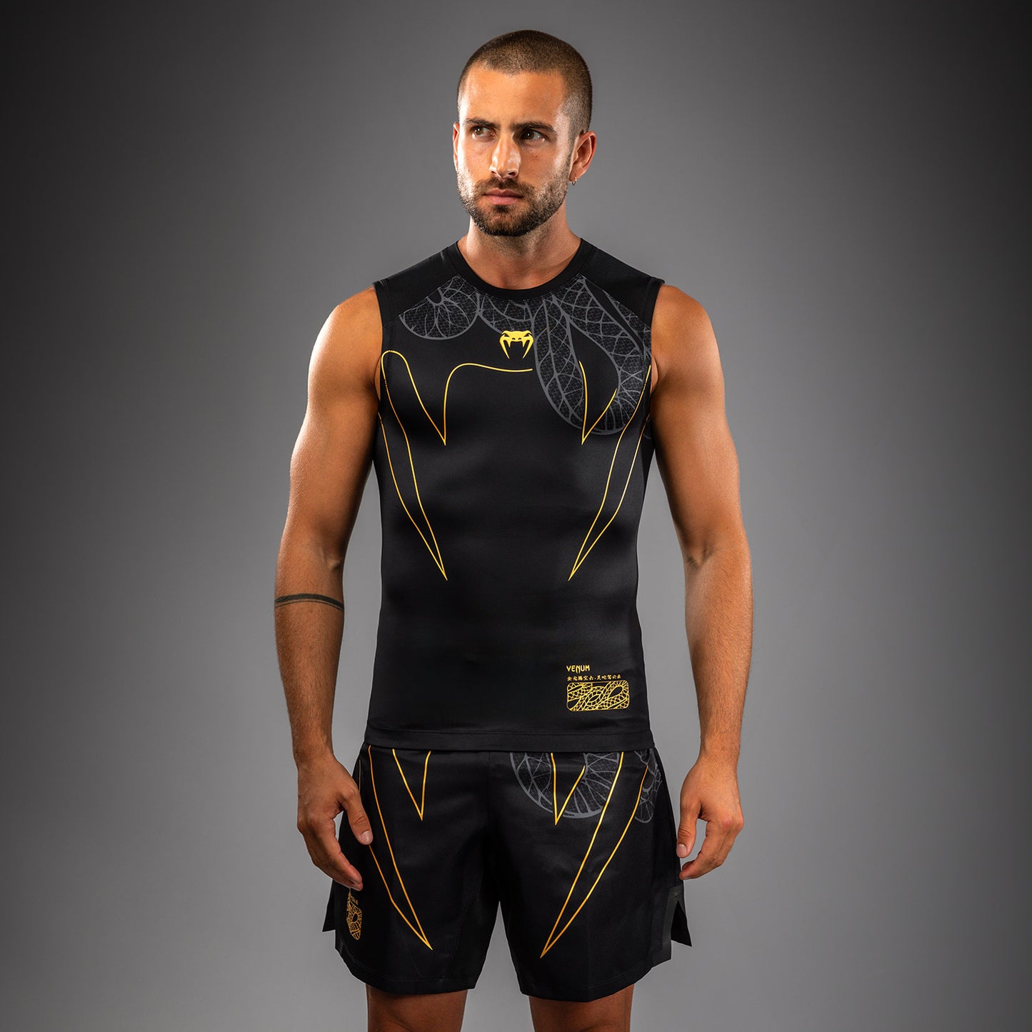 Venum Serpenti Ärmelloses Rashguard – Schwarz/Silber/Gold