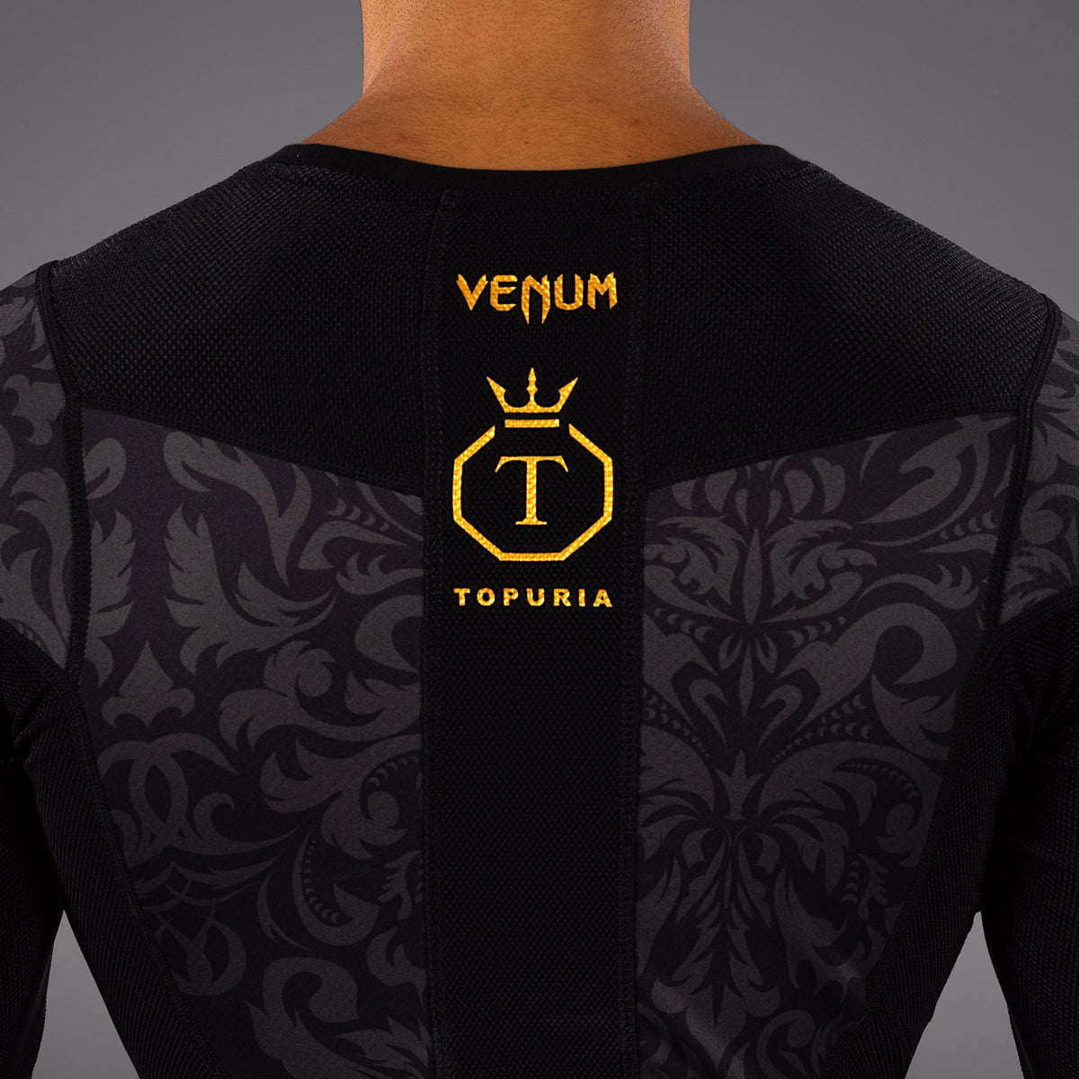 Venum x Topuria Unmatched Edition Langarm Rashguard - Schwarz/Gold