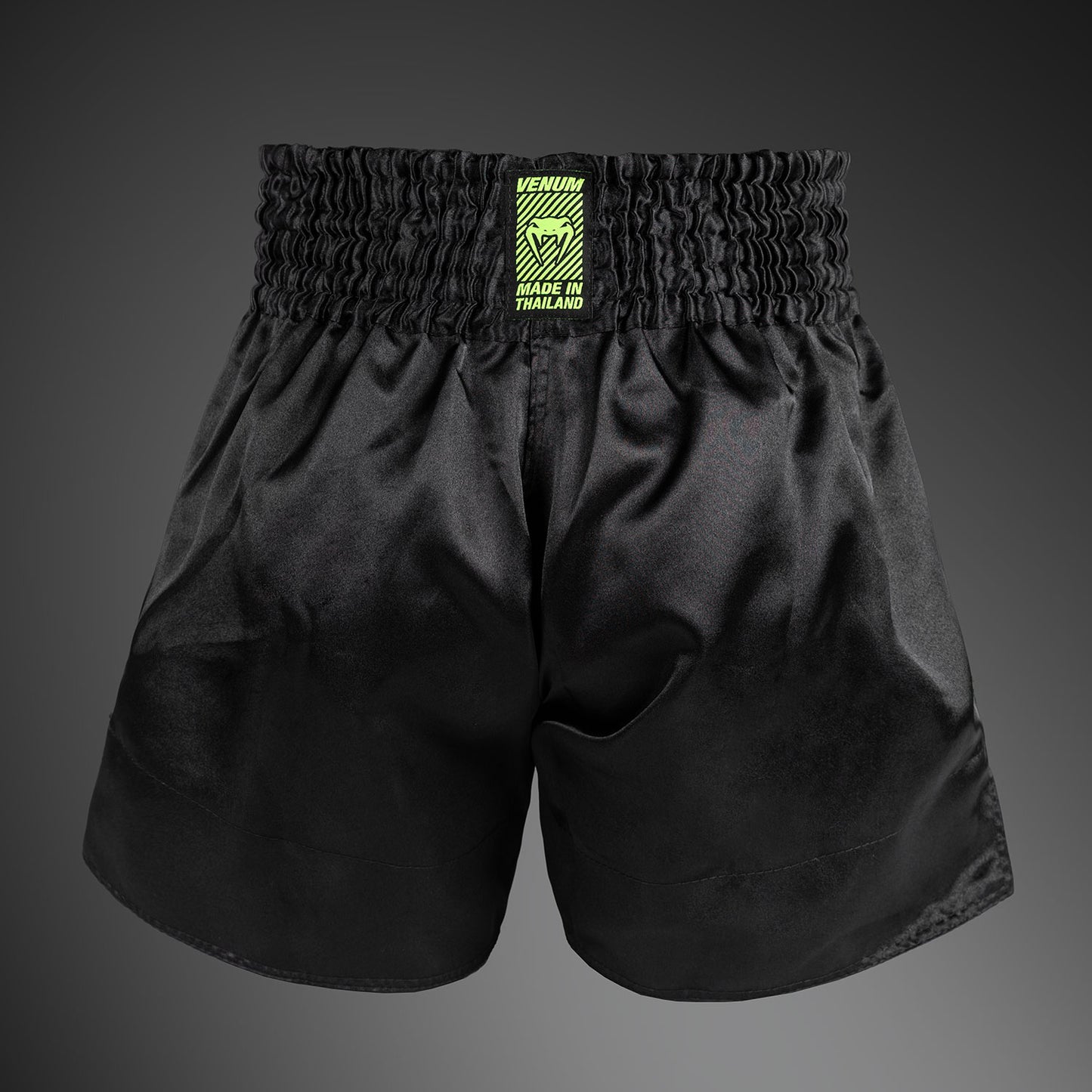 Venum Classic Evo Muay Thai Shorts – Schwarz/Neongelb