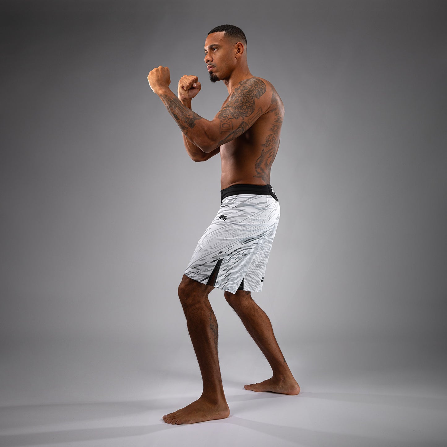 UFC Fusion by Venum Authentic Fight Night Herren Fight Short - Long Fit - Weiß