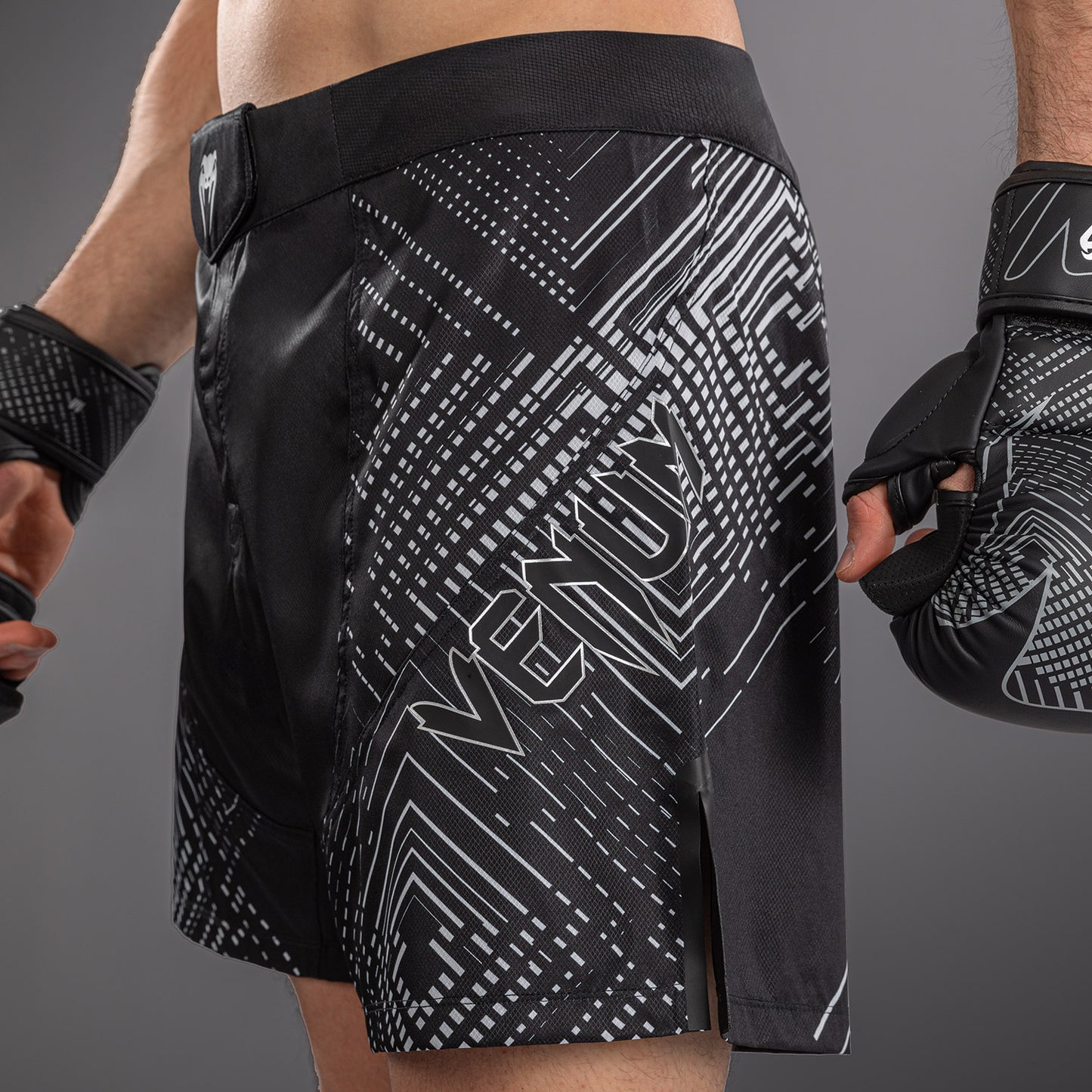 Venum Midnight Fury Fightshorts – Schwarz/Grau/Silber