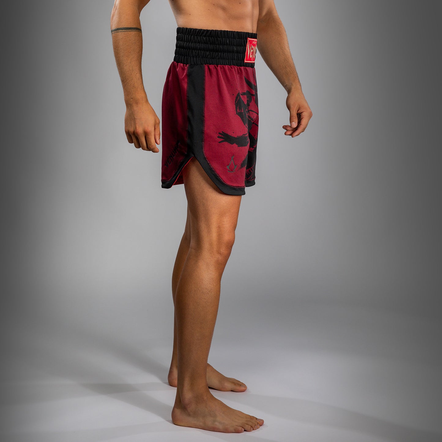 Venum x Assassin’s Creed Shadows Herren Boxershorts - Burgunder/Schwarz