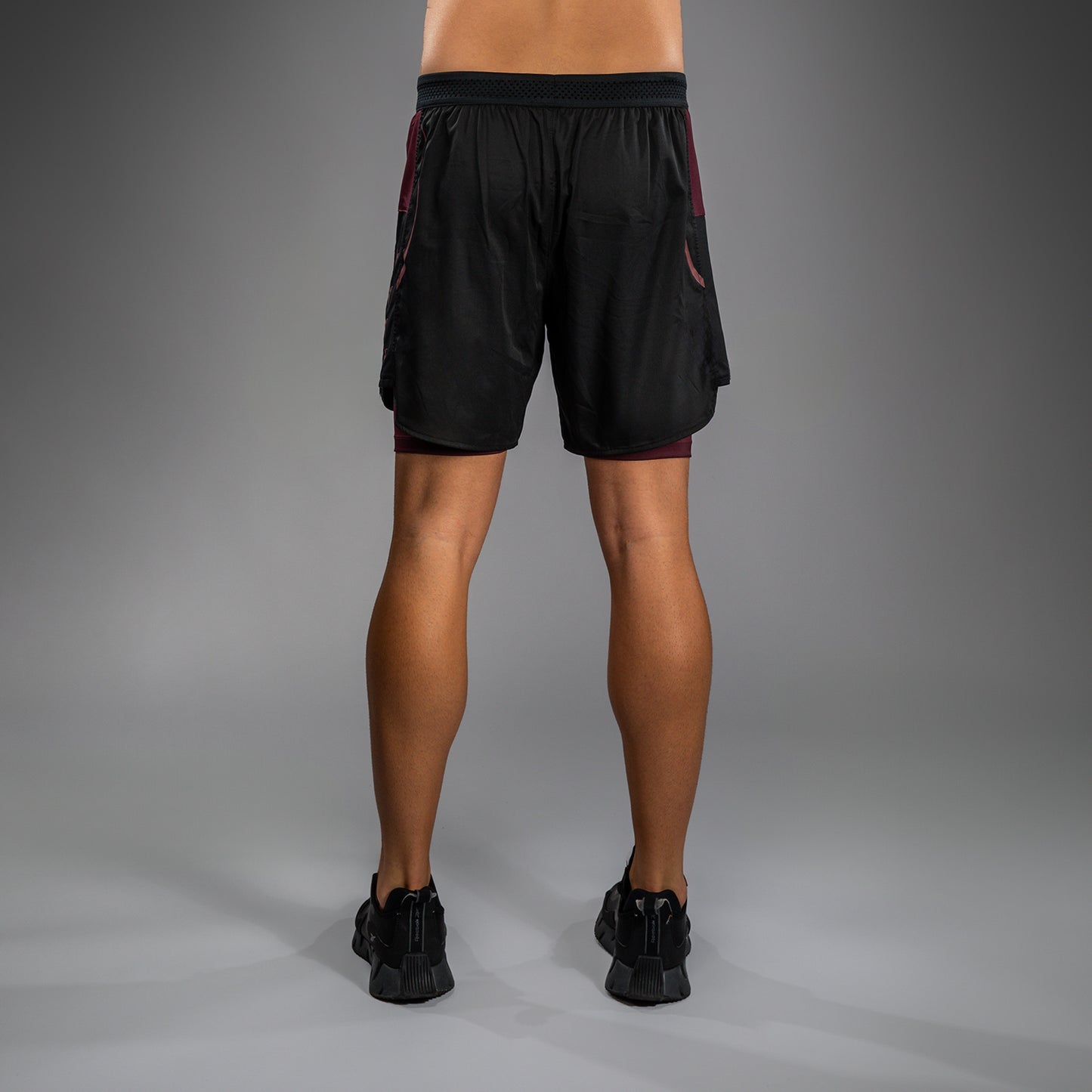 Venum x Assassin’s Creed Shadows Herren Trainingsshorts - Burgunder/Schwarz