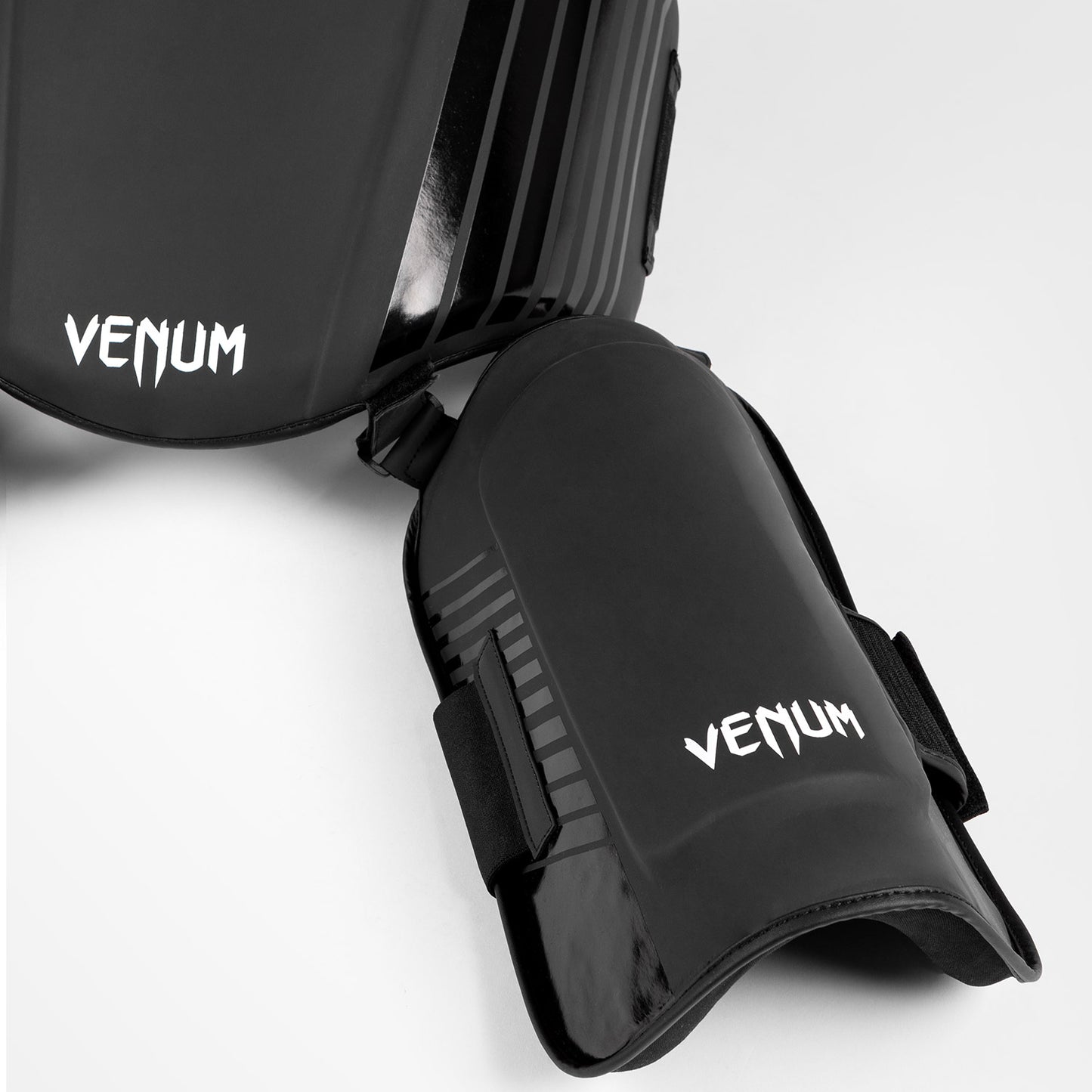 Venum Challenger Bauch- und Beinschutz - Schwarz/Weiß