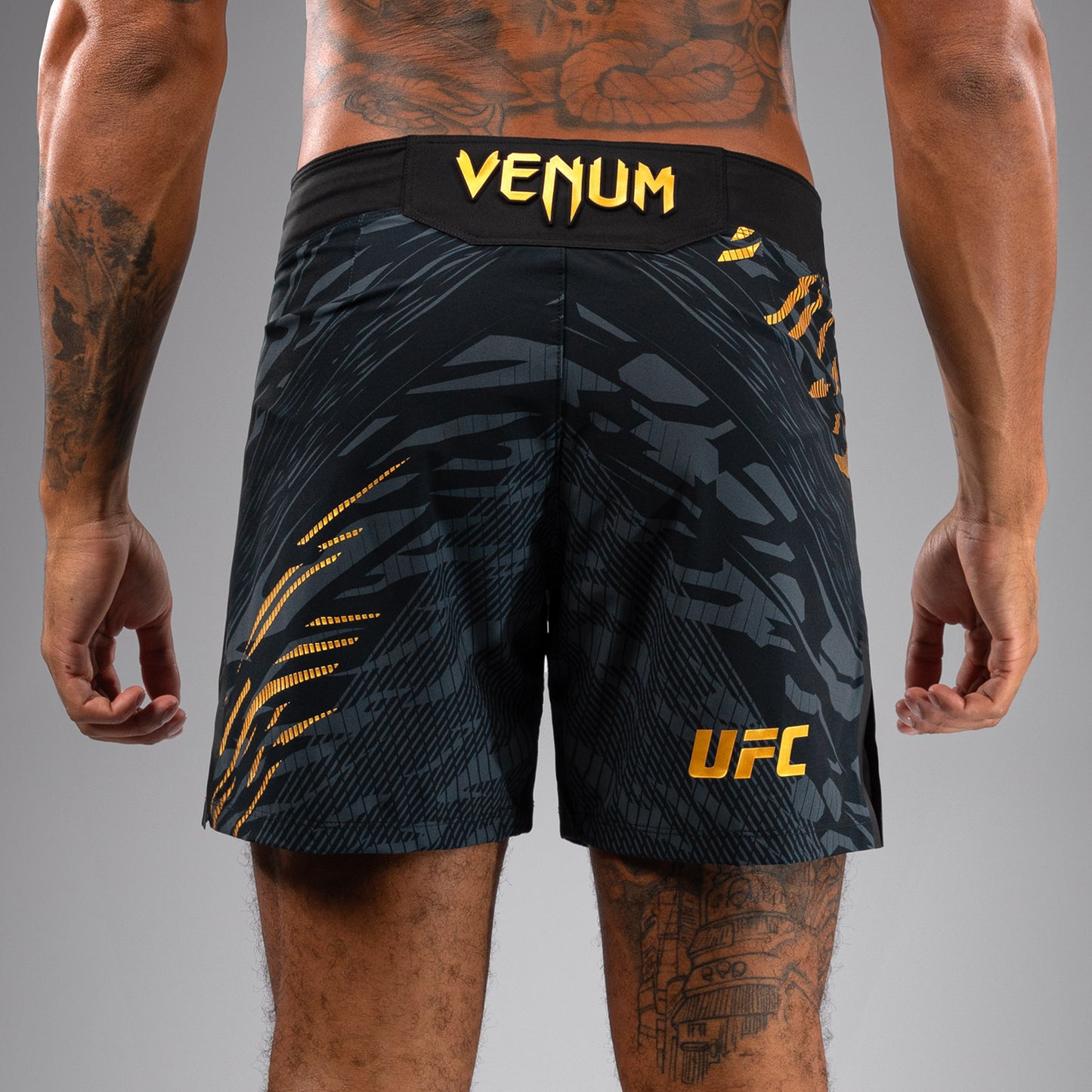 UFC Fusion by Venum Authentic Fight Night Herren Fight Short - Short Fit - Champion
