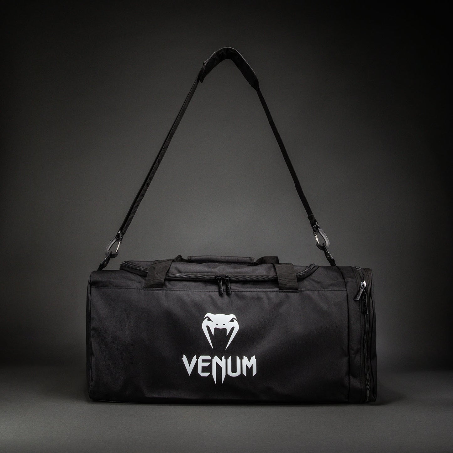 Venum Essential Sporttasche (37L) – Schwarz