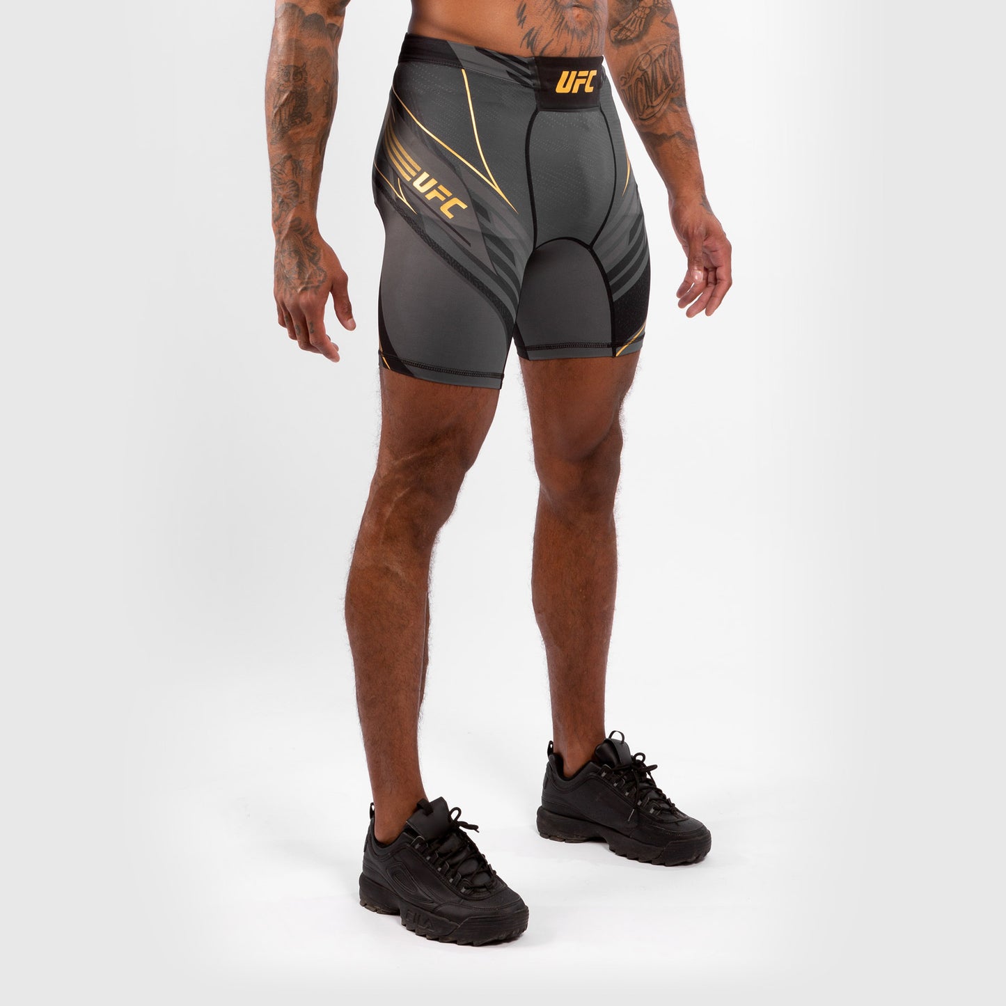 UFC Venum Authentic Fight Night Herren Vale Tudo Shorts - Long Fit - Schwarz