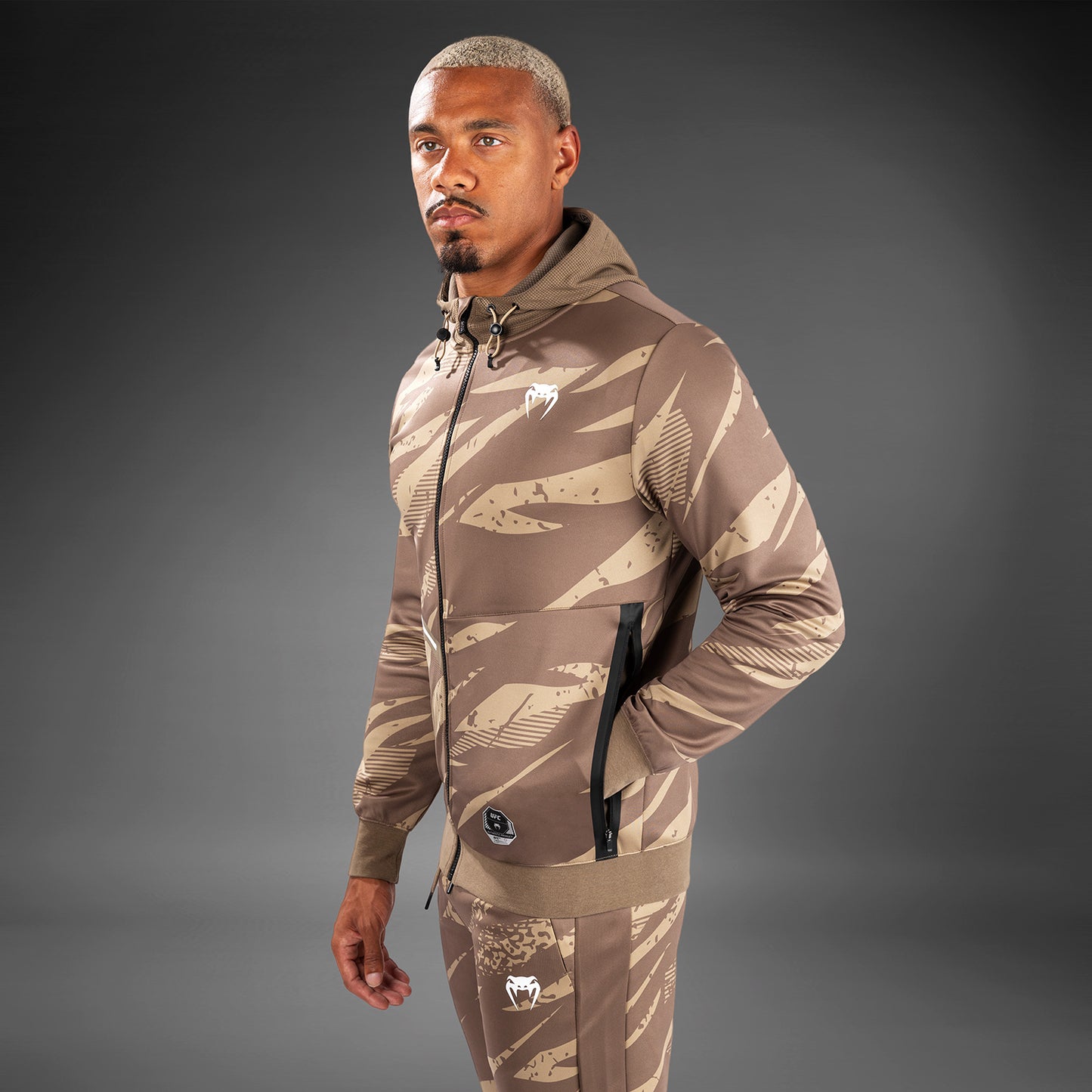 UFC Adrenaline by Venum Fight Week Herren Zip Hoodie - Desert Camo